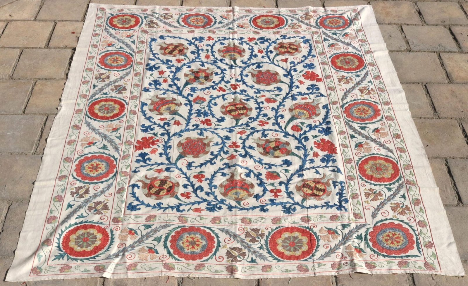 Uzbek handmade embroidery suzani. Bedspread, Bedcover, Wall hanging, Tapestry, Wall decor, Throw, tablecloth.