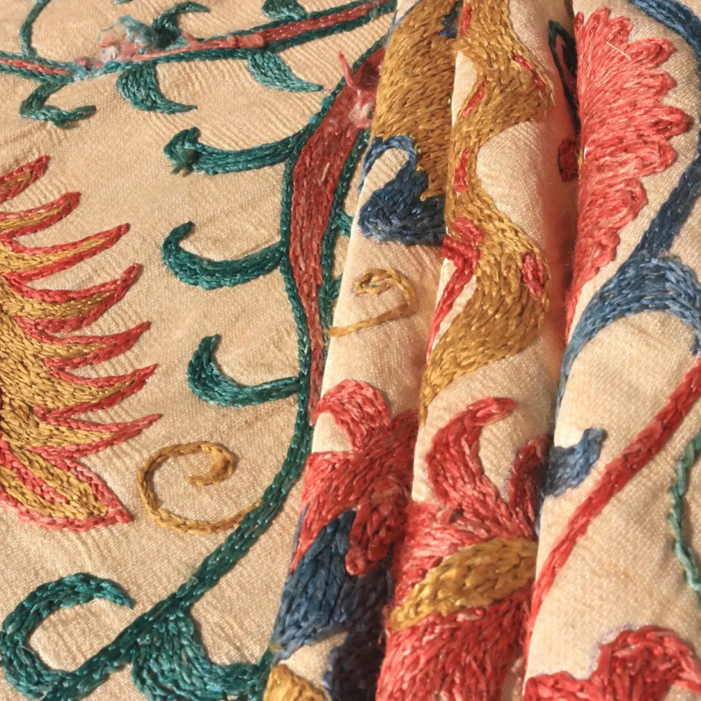 Uzbek handmade embroidery suzani. Bedspread, Bedcover, Wall hanging, Tapestry, Wall decor, Throw, tablecloth.