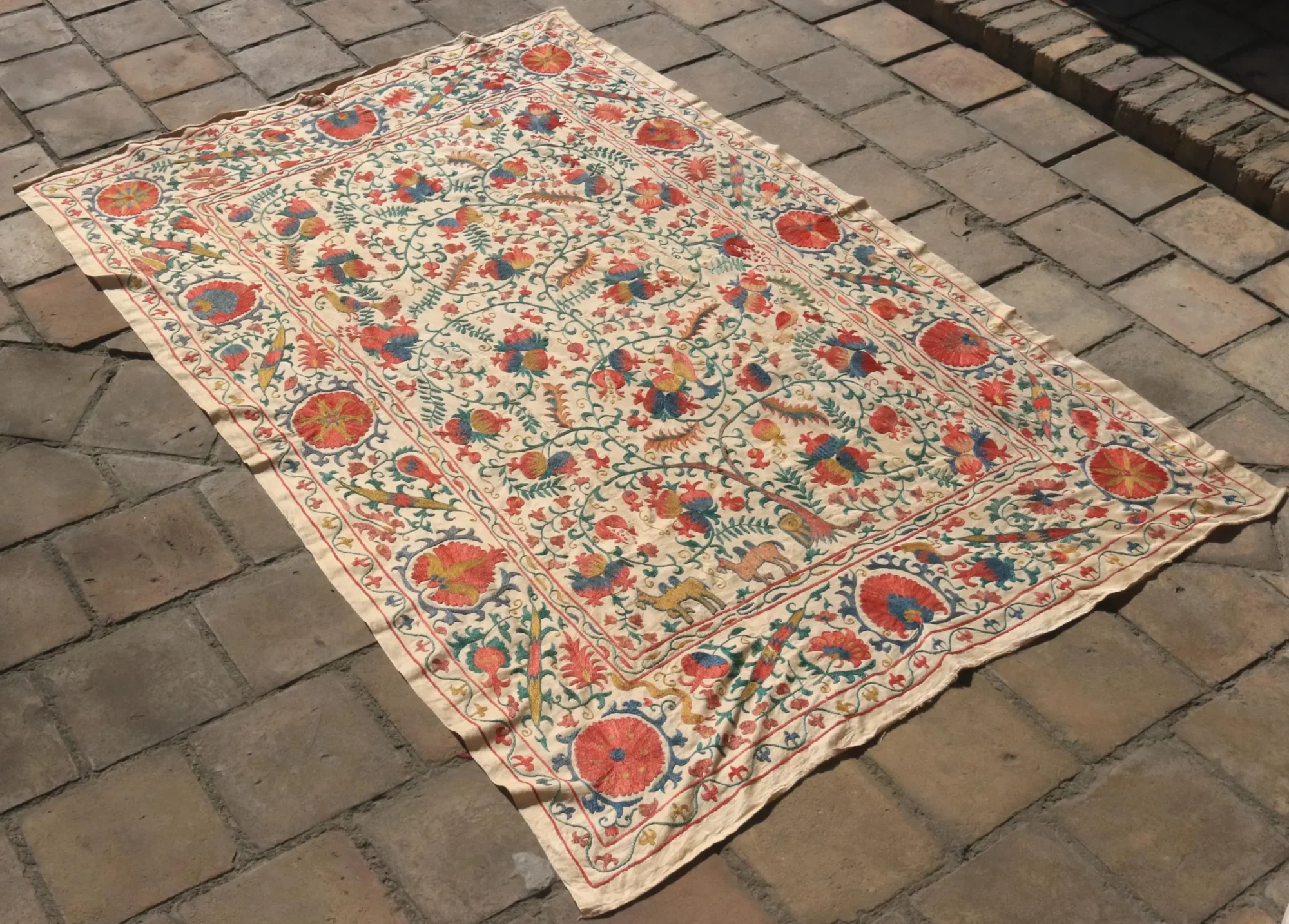 Uzbek handmade embroidery suzani. Bedspread, Bedcover, Wall hanging, Tapestry, Wall decor, Throw, tablecloth.