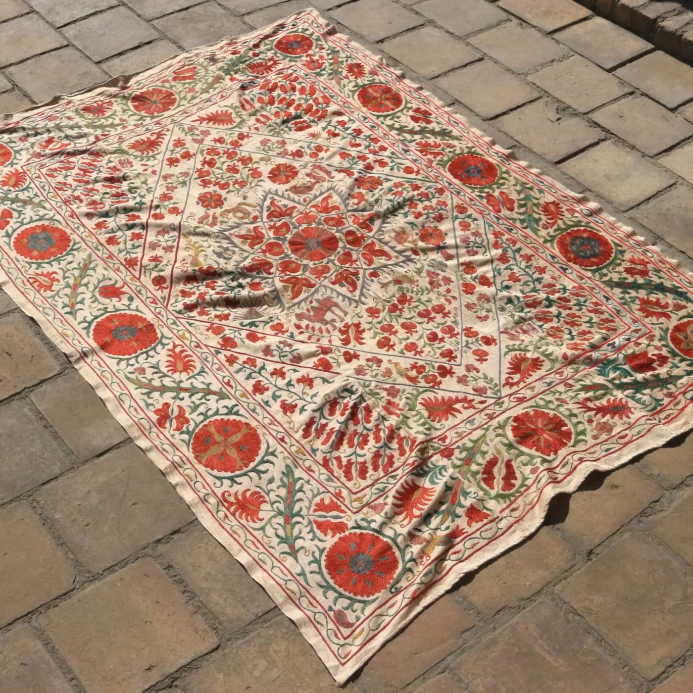 Uzbek handmade embroidery suzani. Bedspread, Bedcover, Wall hanging, Tapestry, Wall decor, Throw, tablecloth.