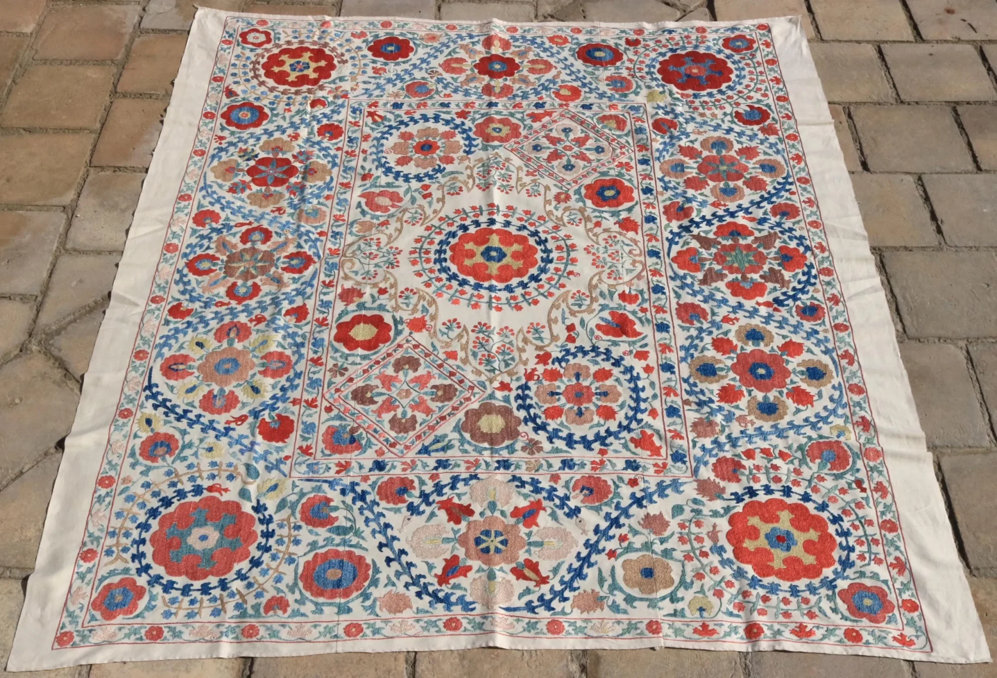 Uzbek handmade embroidery suzani. Bedspread, Bedcover, Wall hanging, Tapestry, Wall decor, Throw, tablecloth.