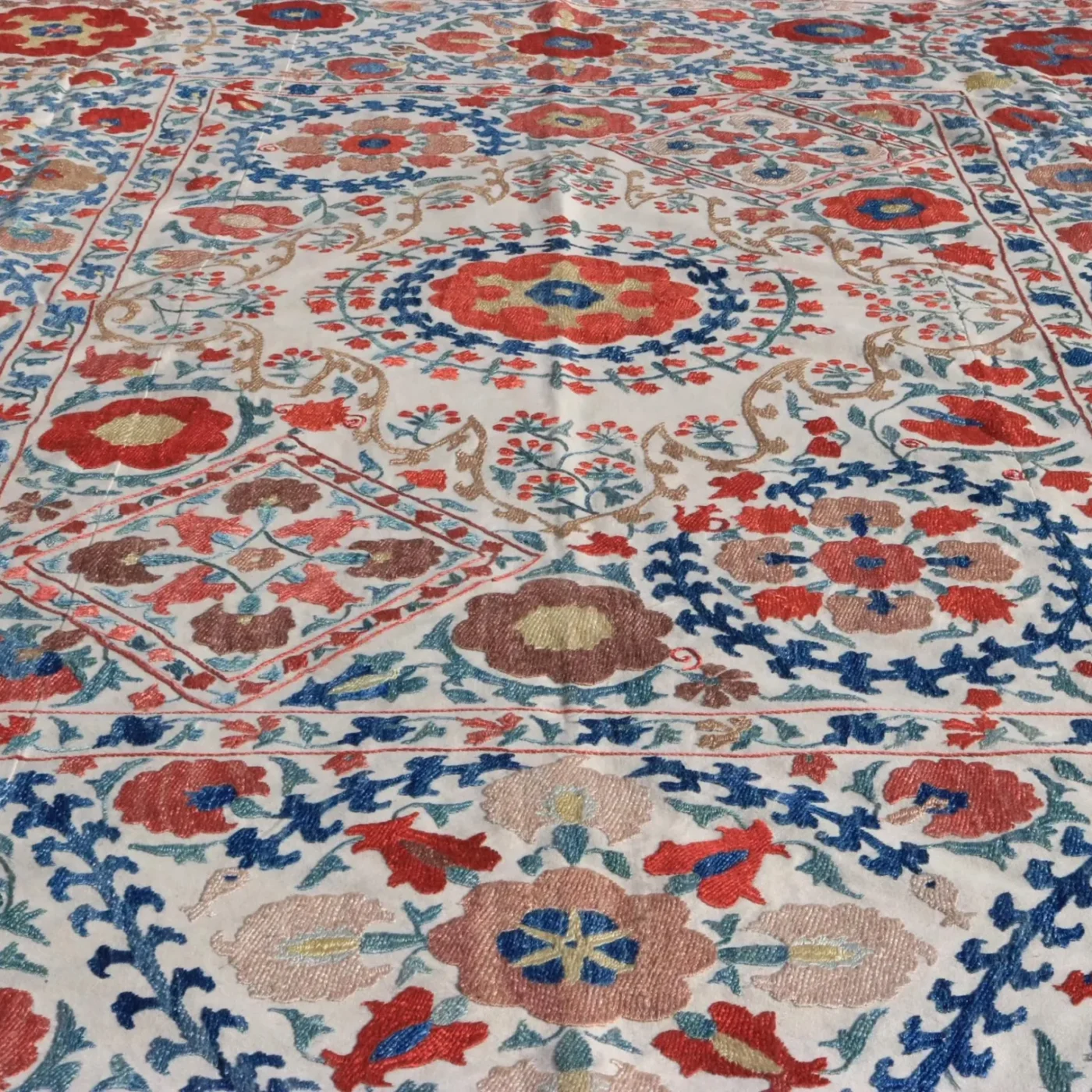 Uzbek handmade embroidery suzani. Bedspread, Bedcover, Wall hanging, Tapestry, Wall decor, Throw, tablecloth.