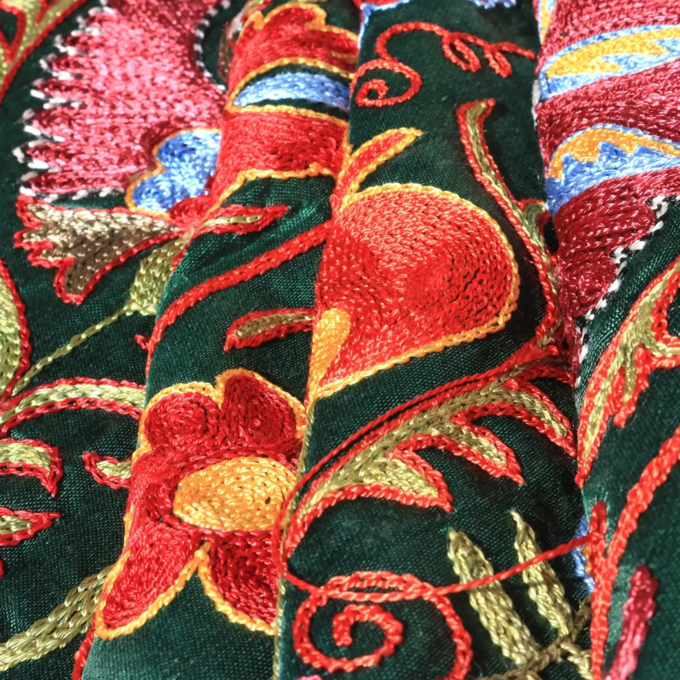 Uzbek handmade embroidery suzani. Bedspread, Bedcover, Wall hanging, Tapestry, Wall decor, Throw, tablecloth.