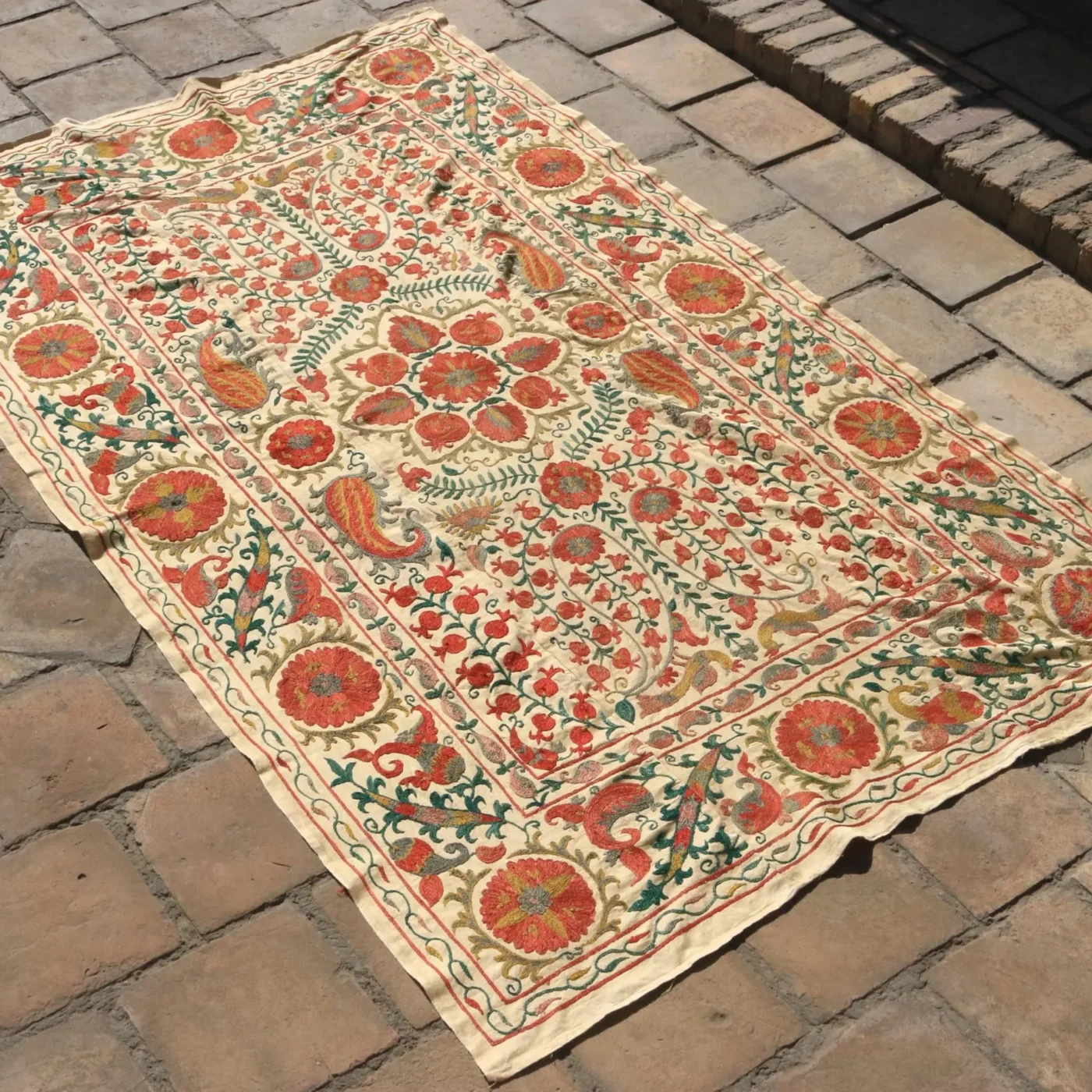 Uzbek handmade embroidery suzani. Bedspread, Bedcover, Wall hanging, Tapestry, Wall decor, Throw, tablecloth.