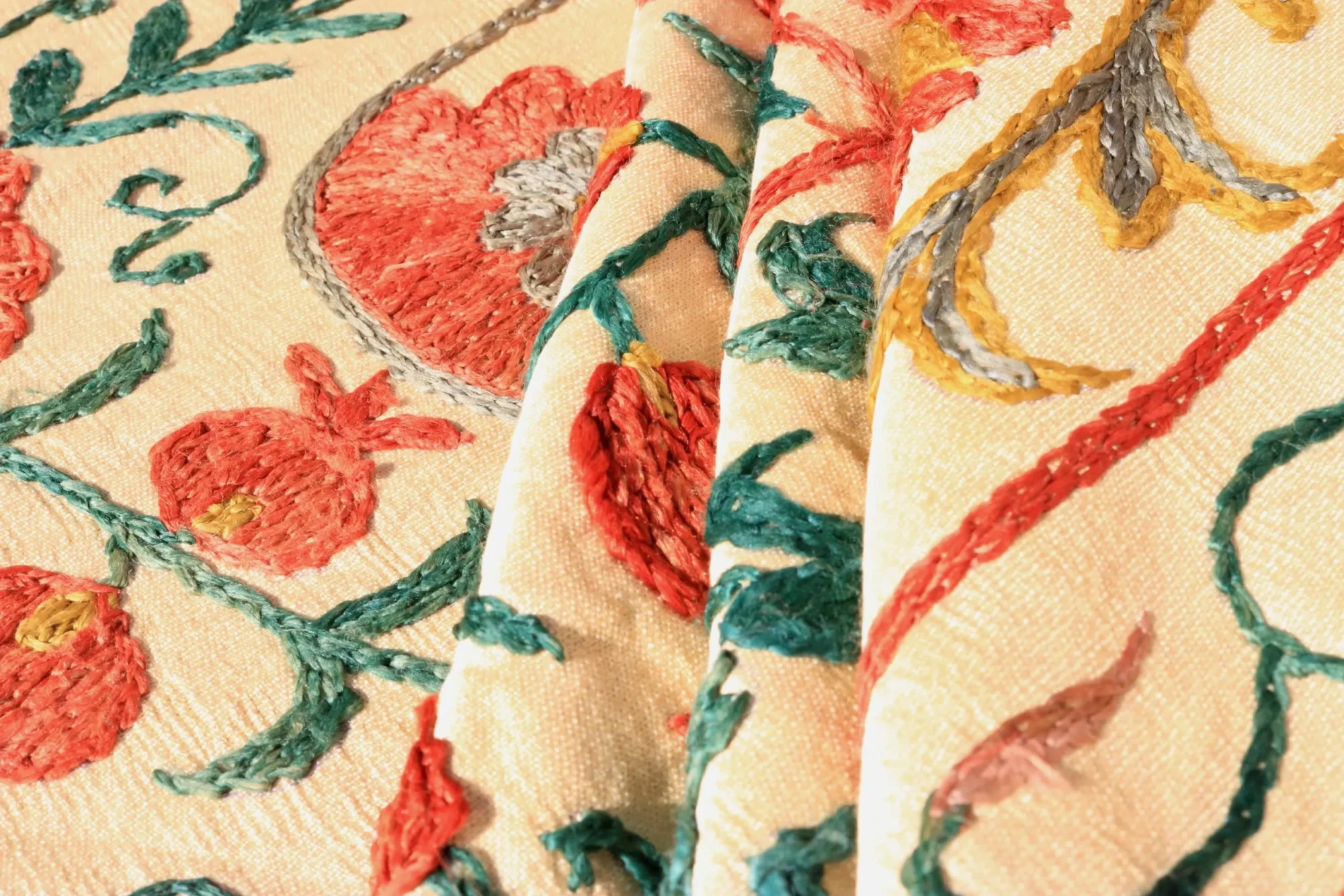 Uzbek handmade embroidery suzani. Bedspread, Bedcover, Wall hanging, Tapestry, Wall decor, Throw, tablecloth.