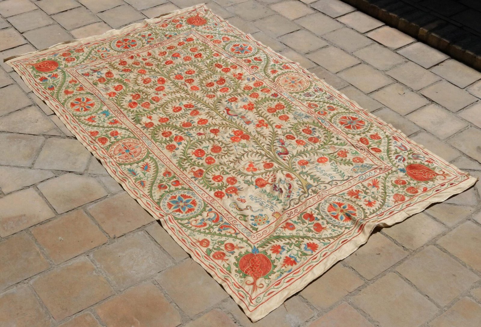 Uzbek handmade embroidery suzani. Bedspread, Bedcover, Wall hanging, Tapestry, Wall decor, Throw, tablecloth.