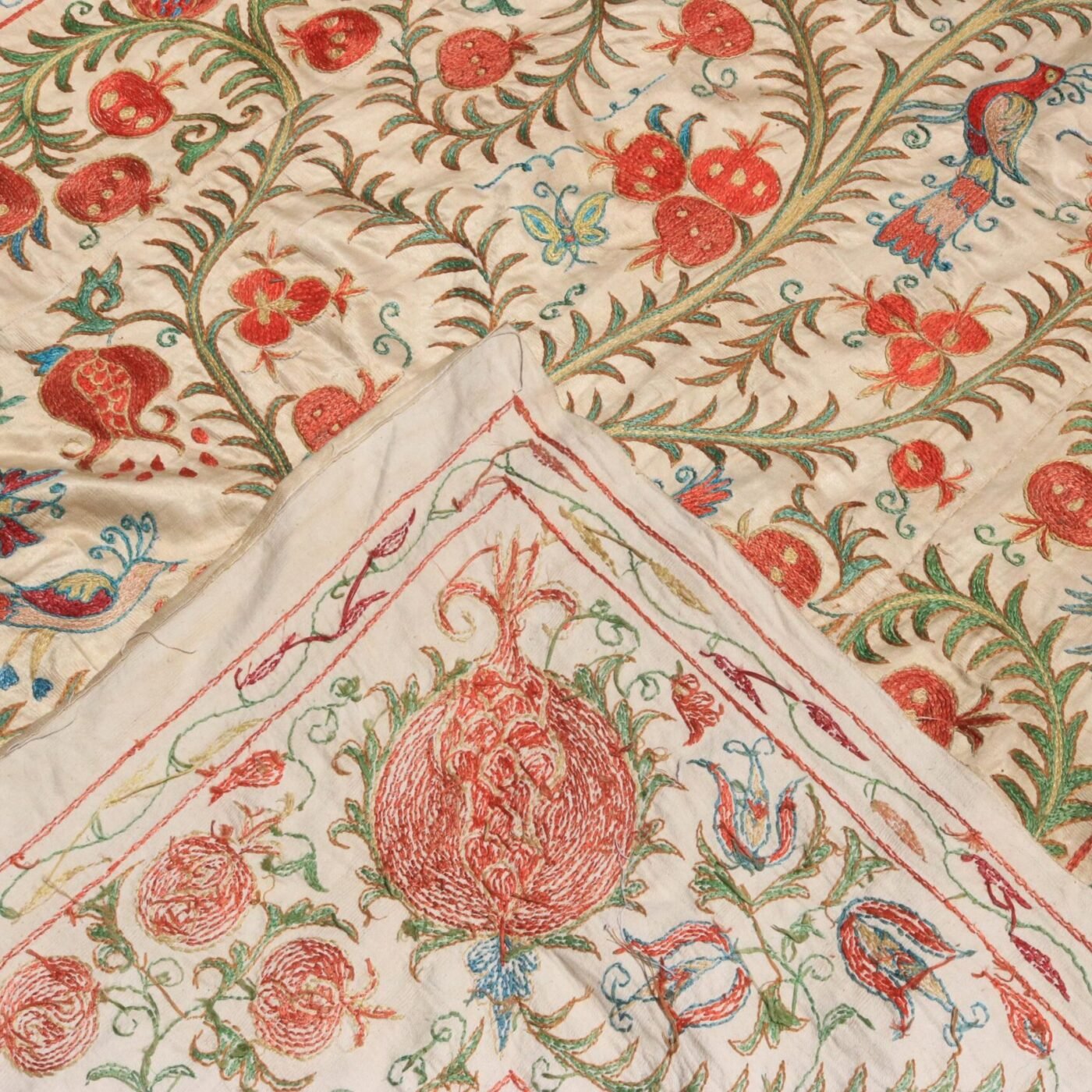 Uzbek handmade embroidery suzani. Bedspread, Bedcover, Wall hanging, Tapestry, Wall decor, Throw, tablecloth.