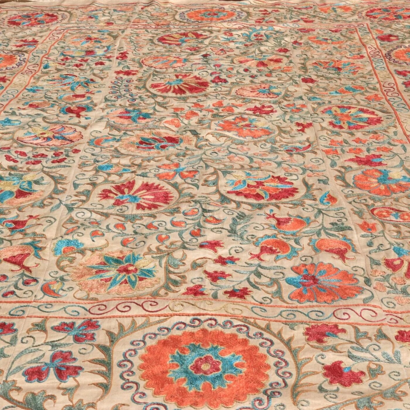 Uzbek handmade embroidery suzani. Bedspread, Bedcover, Wall hanging, Tapestry, Wall decor, Throw, tablecloth.