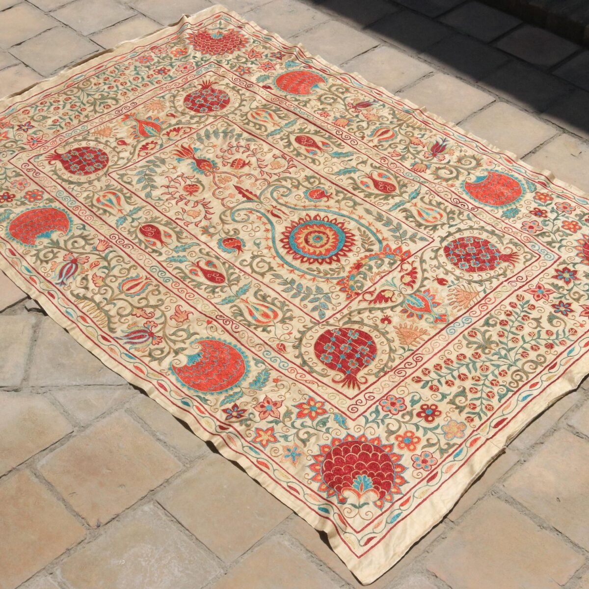 Uzbek handmade embroidery suzani. Bedspread, Bedcover, Wall hanging, Tapestry, Wall decor, Throw, tablecloth.