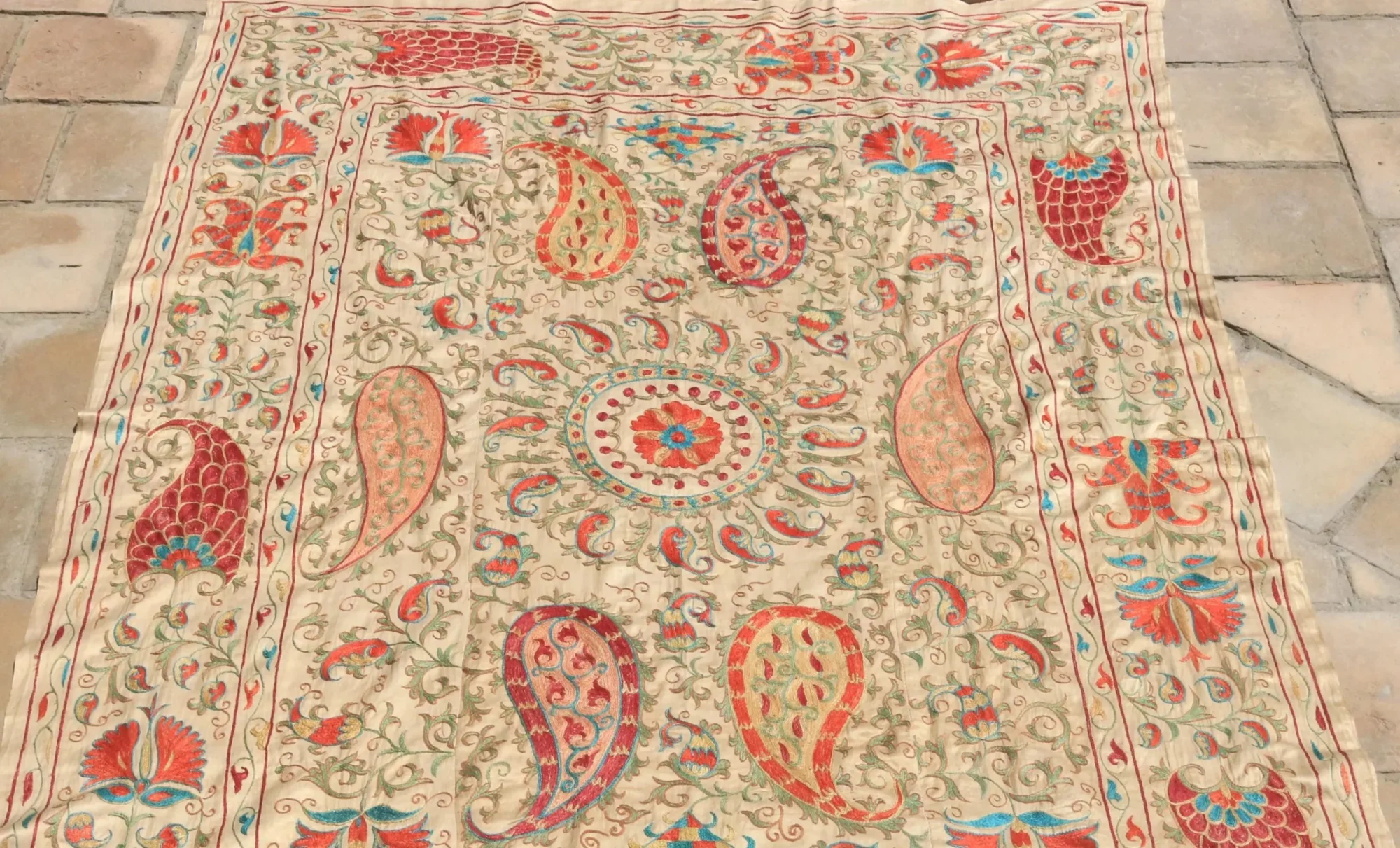 Uzbek handmade embroidery suzani. Bedspread, Bedcover, Wall hanging, Tapestry, Wall decor, Throw, tablecloth.