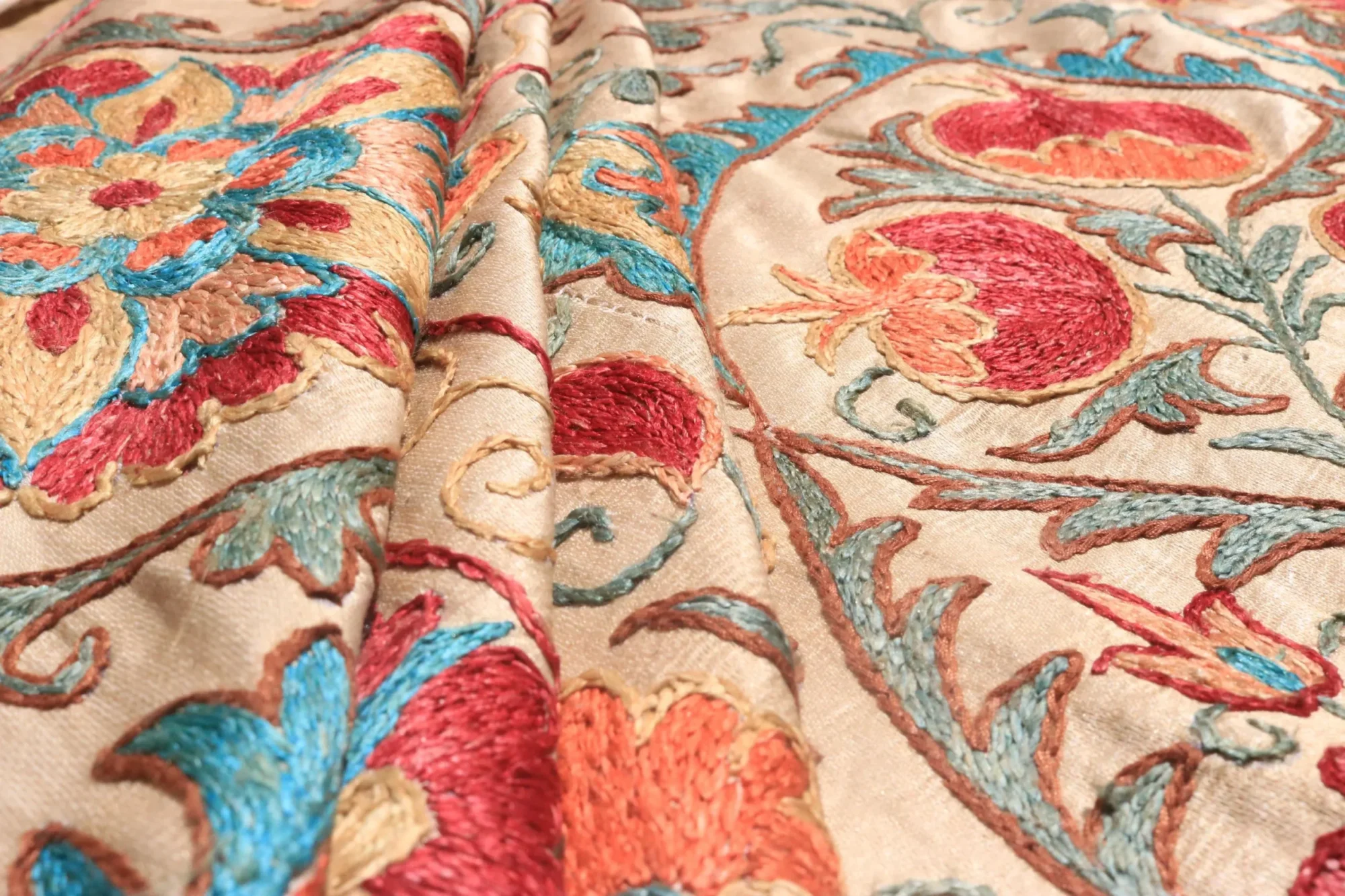 Uzbek handmade embroidery suzani. Bedspread, Bedcover, Wall hanging, Tapestry, Wall decor, Throw, tablecloth.