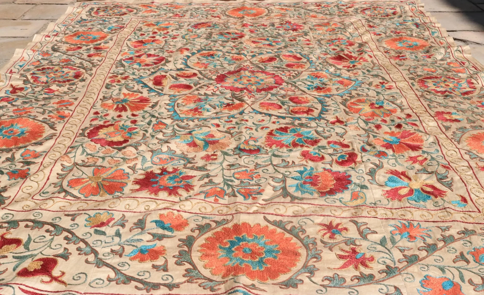Uzbek handmade embroidery suzani. Bedspread, Bedcover, Wall hanging, Tapestry, Wall decor, Throw, tablecloth.
