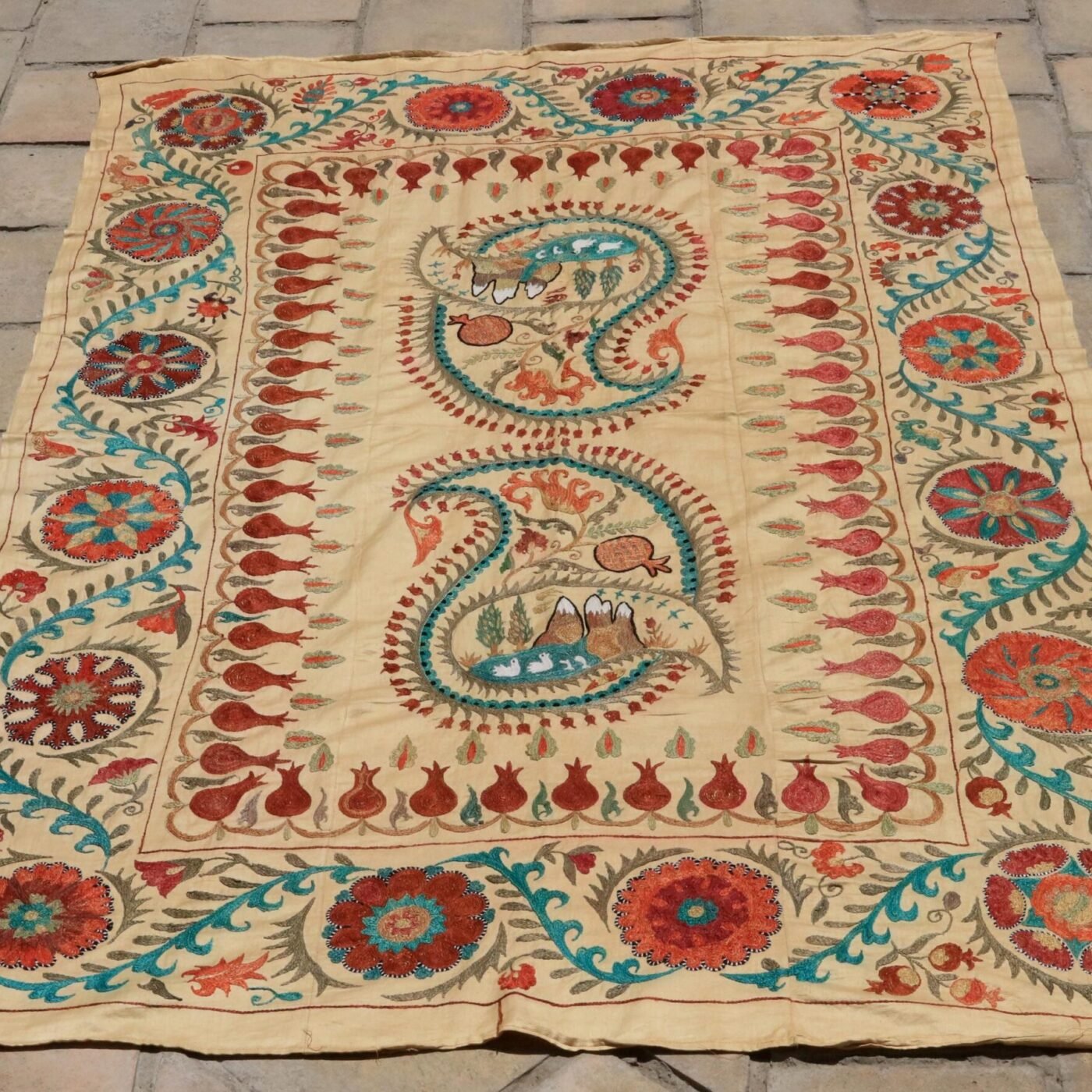 Uzbek handmade embroidery suzani. Bedspread, Bedcover, Wall hanging, Tapestry, Wall decor, Throw, tablecloth.