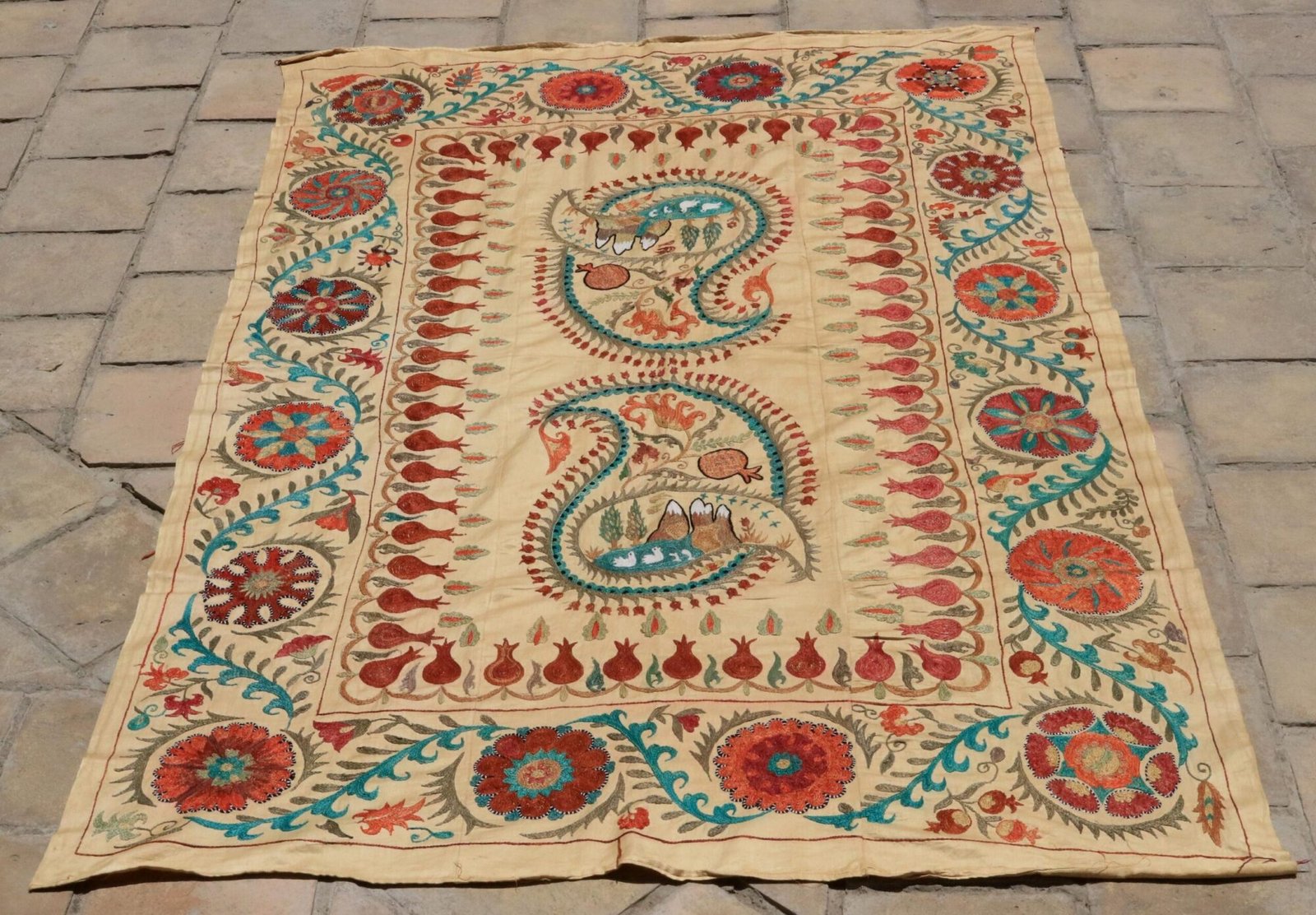 Uzbek handmade embroidery suzani. Bedspread, Bedcover, Wall hanging, Tapestry, Wall decor, Throw, tablecloth.