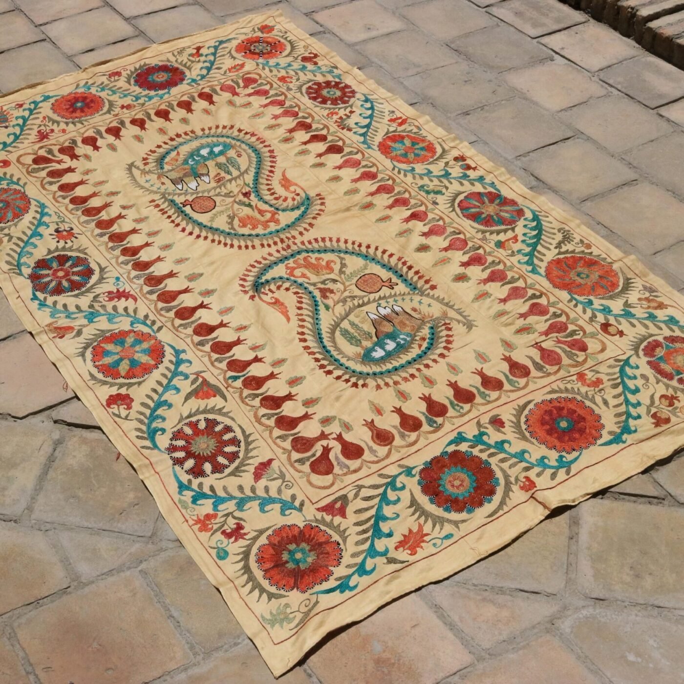 Uzbek handmade embroidery suzani. Bedspread, Bedcover, Wall hanging, Tapestry, Wall decor, Throw, tablecloth.