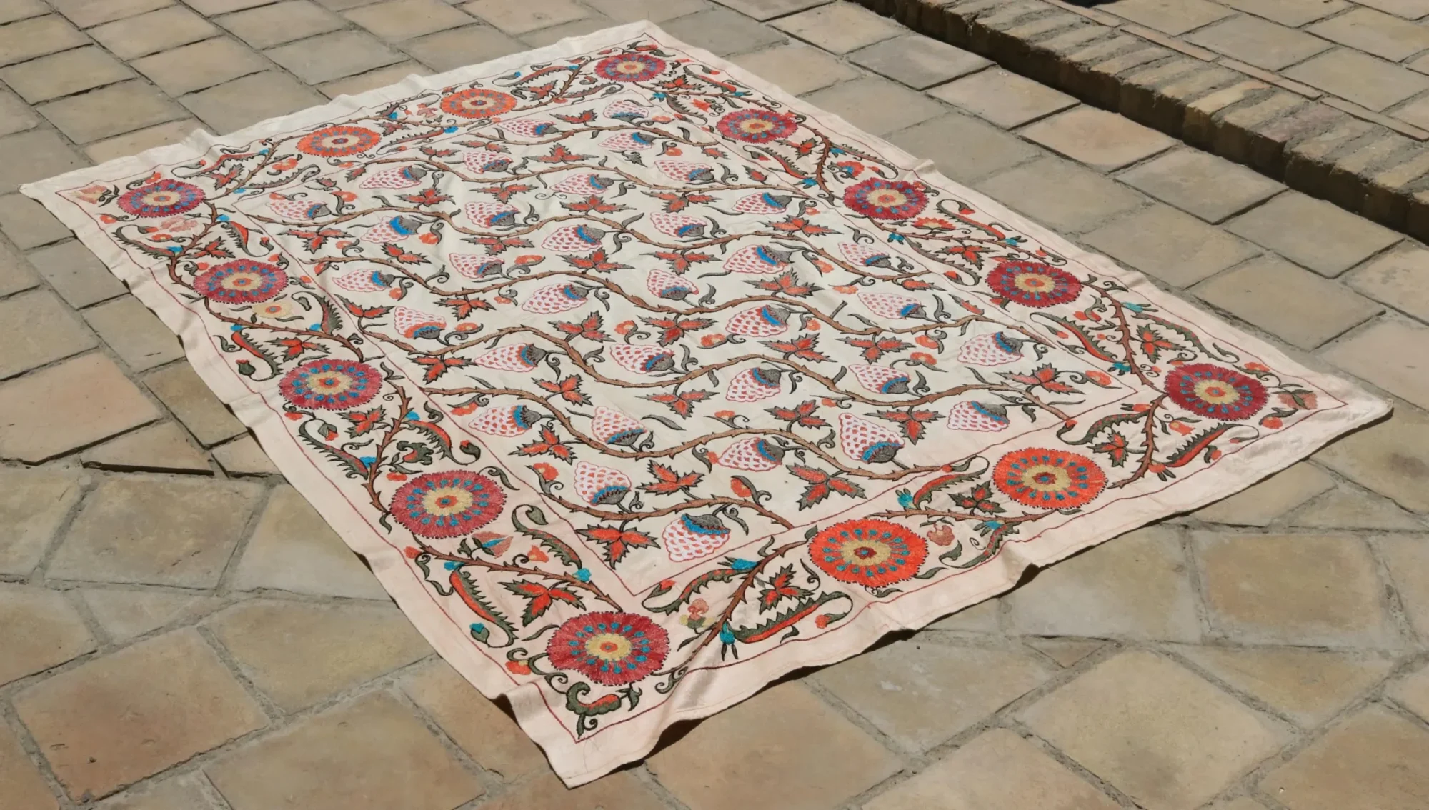 Uzbek handmade embroidery suzani. Bedspread, Bedcover, Wall hanging, Tapestry, Wall decor, Throw, tablecloth.