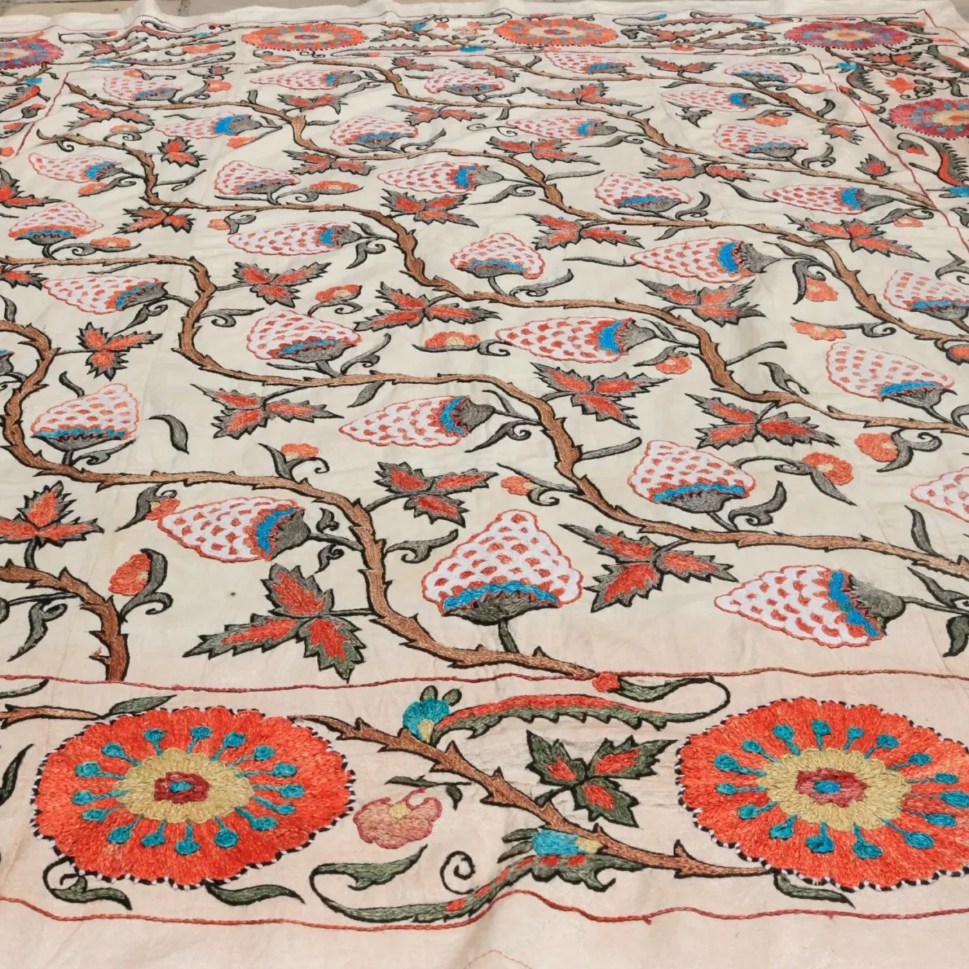 Uzbek handmade embroidery suzani. Bedspread, Bedcover, Wall hanging, Tapestry, Wall decor, Throw, tablecloth.