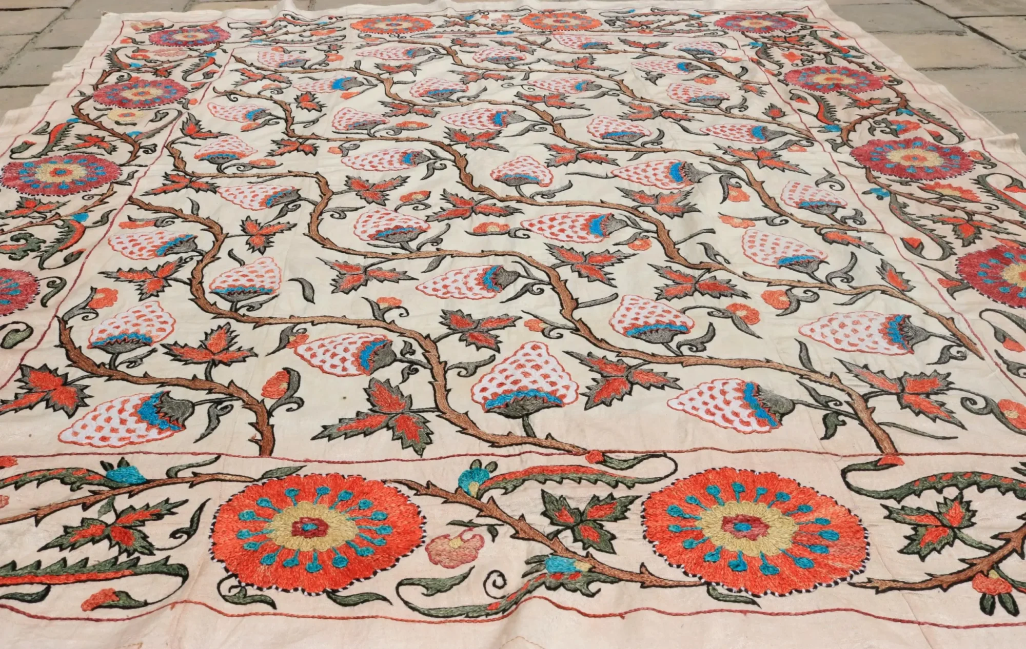 Uzbek handmade embroidery suzani. Bedspread, Bedcover, Wall hanging, Tapestry, Wall decor, Throw, tablecloth.