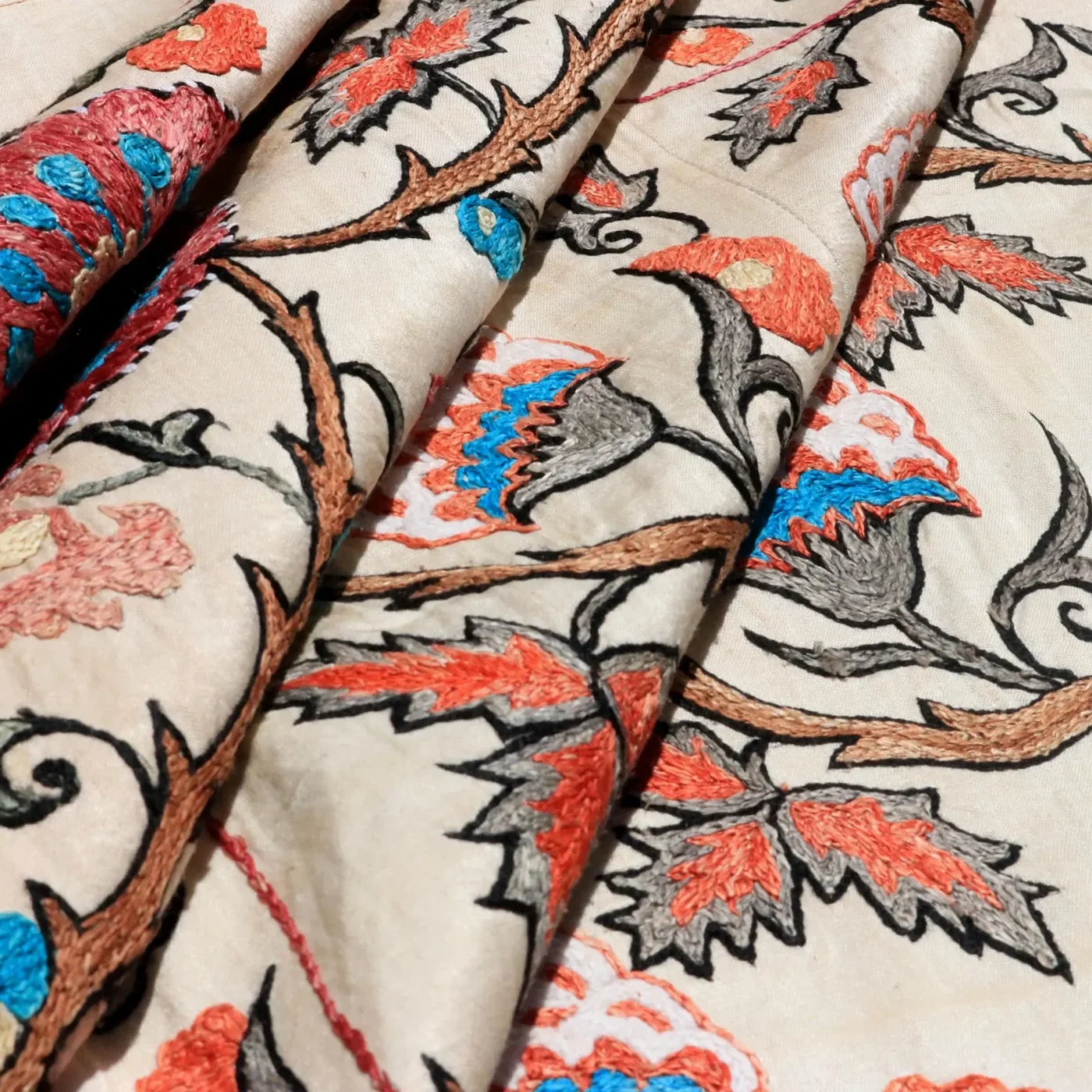 Uzbek handmade embroidery suzani. Bedspread, Bedcover, Wall hanging, Tapestry, Wall decor, Throw, tablecloth.