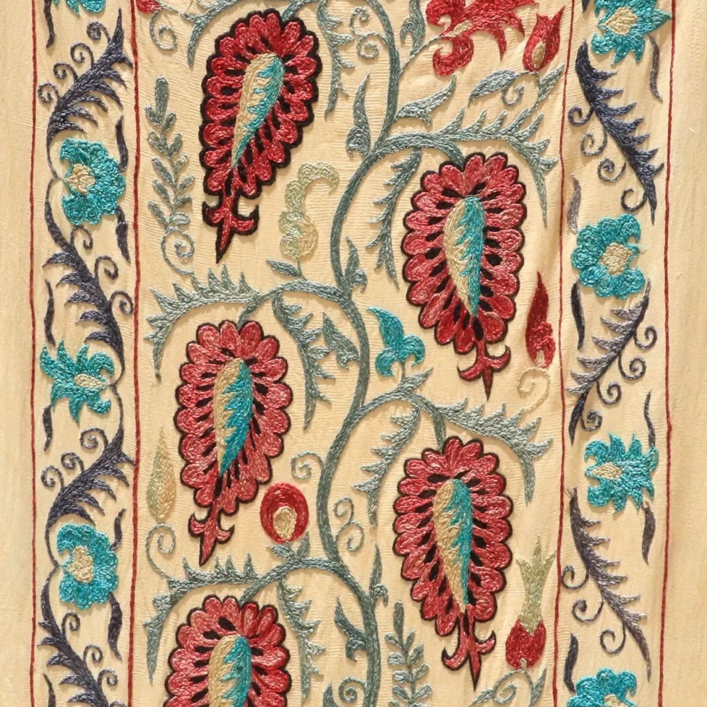 Uzbek handmade embroidery suzani. Bedspread, Bedcover, Wall hanging, Tapestry, Wall decor, Throw, tablecloth.