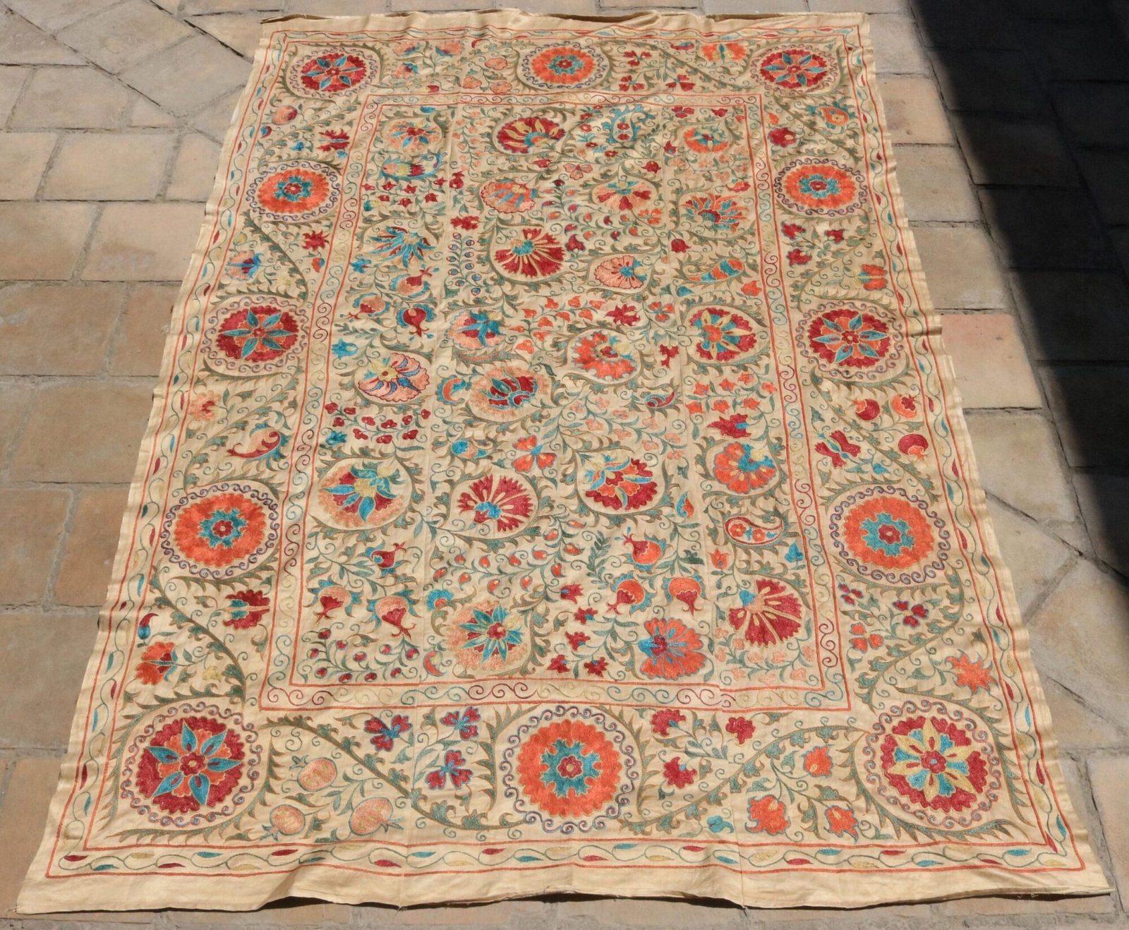 Uzbek handmade embroidery suzani. Bedspread, Bedcover, Wall hanging, Tapestry, Wall decor, Throw, tablecloth.