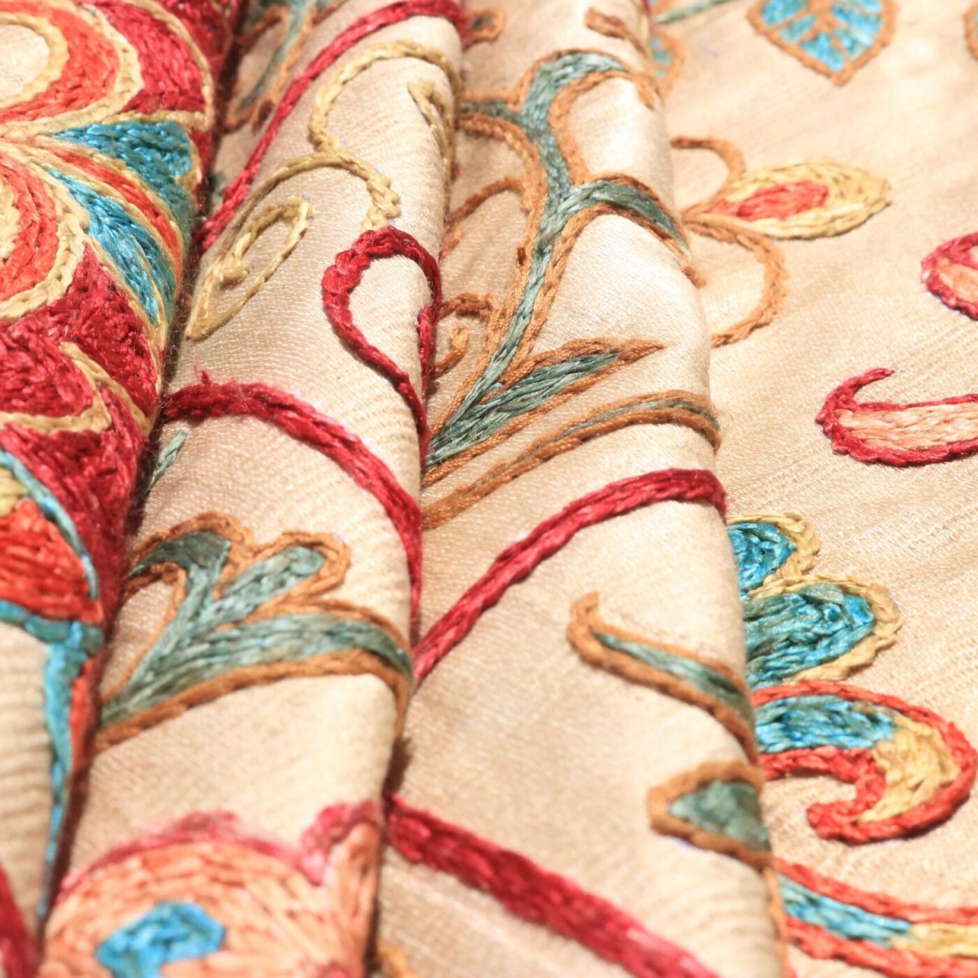 Uzbek handmade embroidery suzani. Bedspread, Bedcover, Wall hanging, Tapestry, Wall decor, Throw, tablecloth.