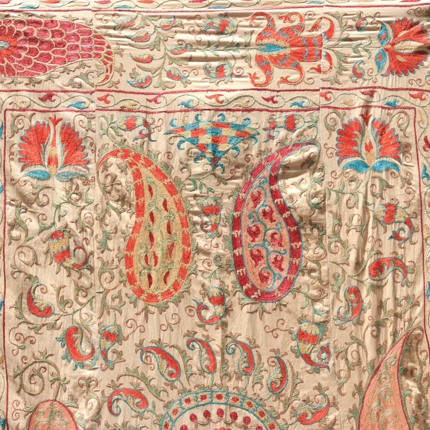 Uzbek handmade embroidery suzani. Bedspread, Bedcover, Wall hanging, Tapestry, Wall decor, Throw, tablecloth.