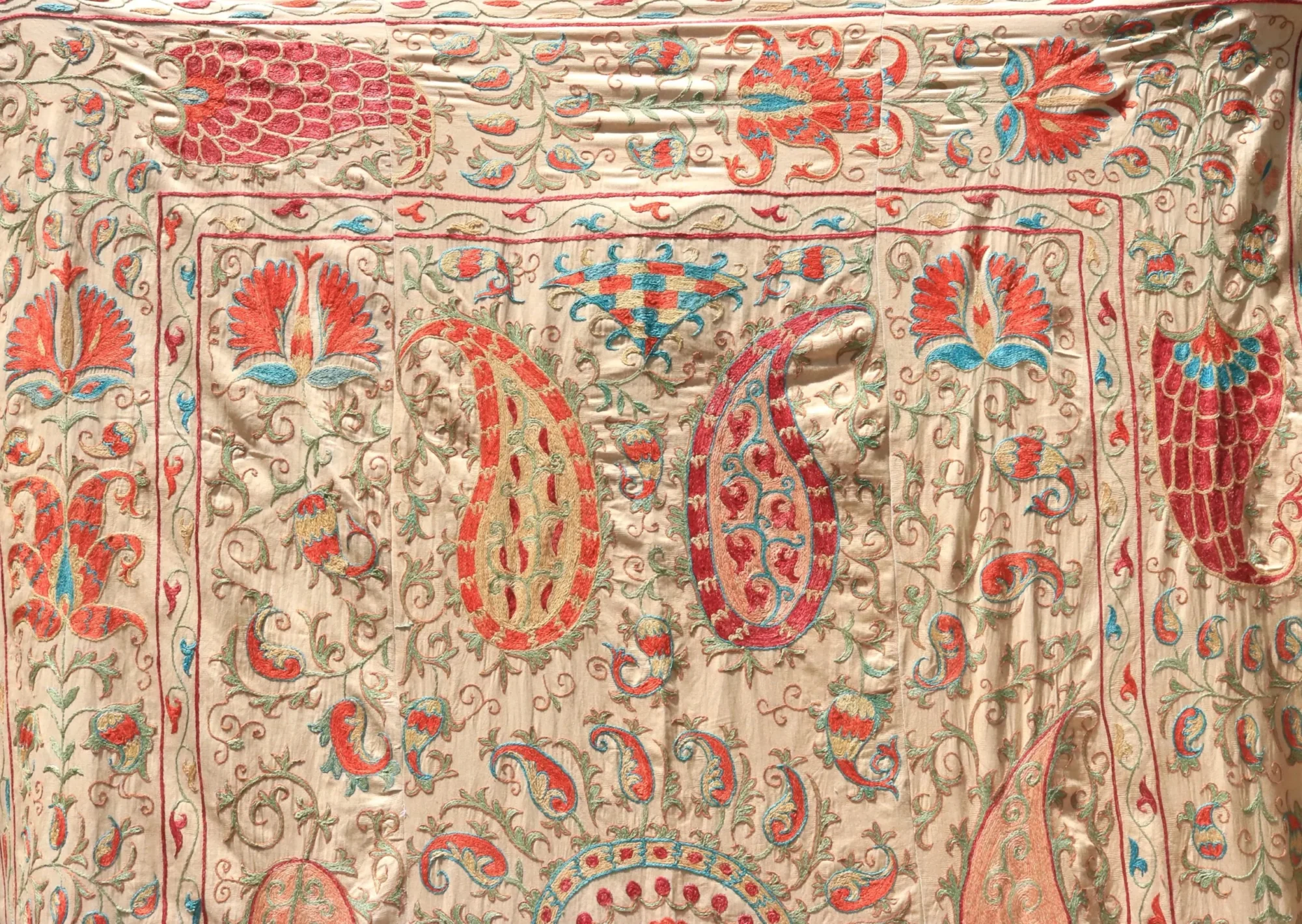 Uzbek handmade embroidery suzani. Bedspread, Bedcover, Wall hanging, Tapestry, Wall decor, Throw, tablecloth.