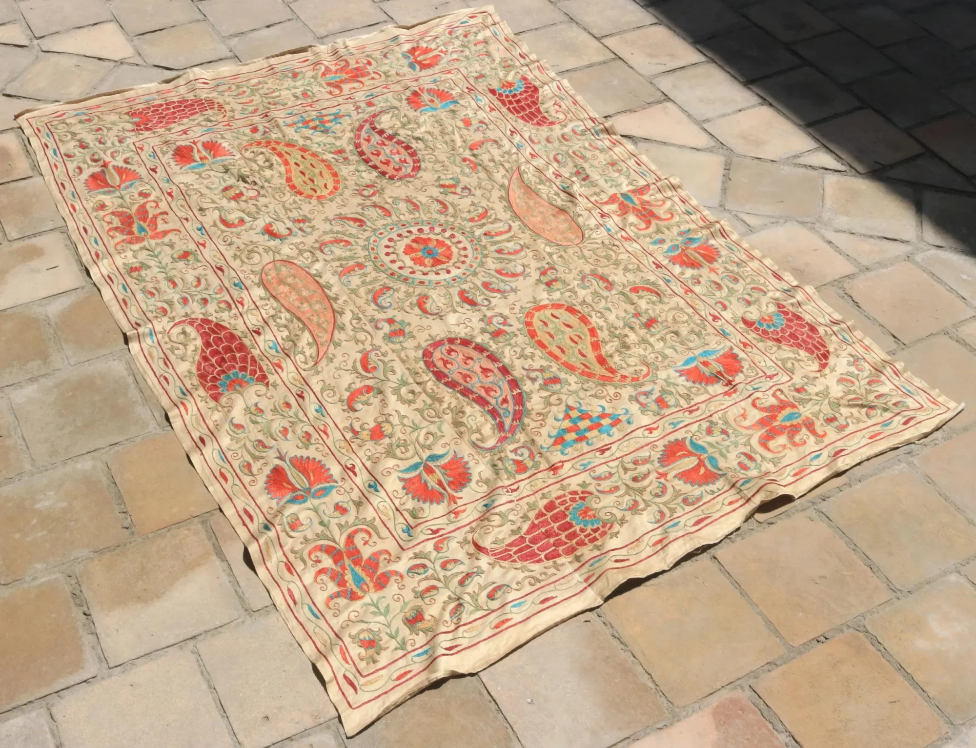 Uzbek handmade embroidery suzani. Bedspread, Bedcover, Wall hanging, Tapestry, Wall decor, Throw, tablecloth.