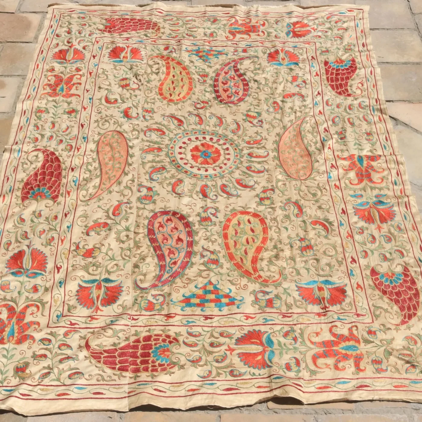 Uzbek handmade embroidery suzani. Bedspread, Bedcover, Wall hanging, Tapestry, Wall decor, Throw, tablecloth.