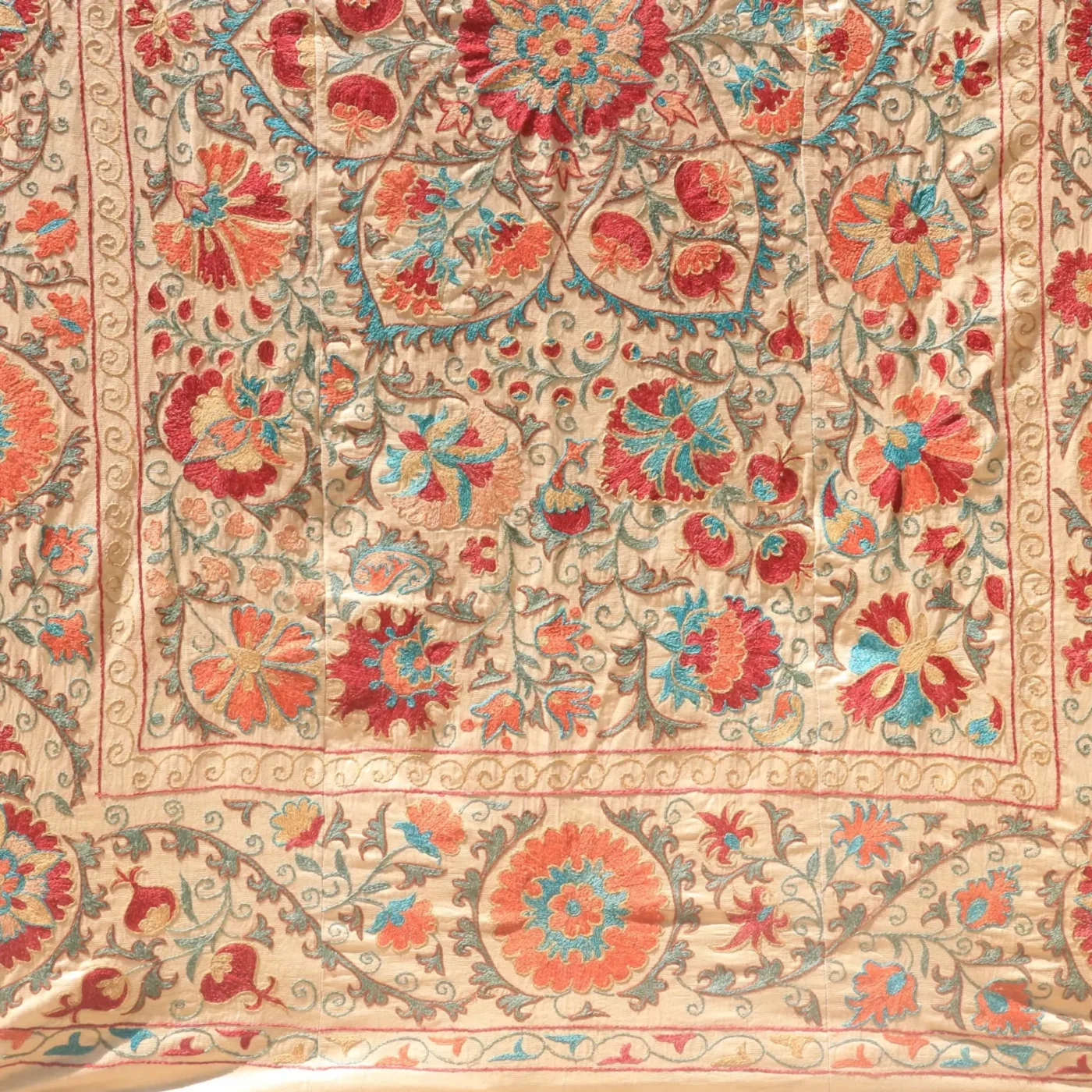 Uzbek handmade embroidery suzani. Bedspread, Bedcover, Wall hanging, Tapestry, Wall decor, Throw, tablecloth.