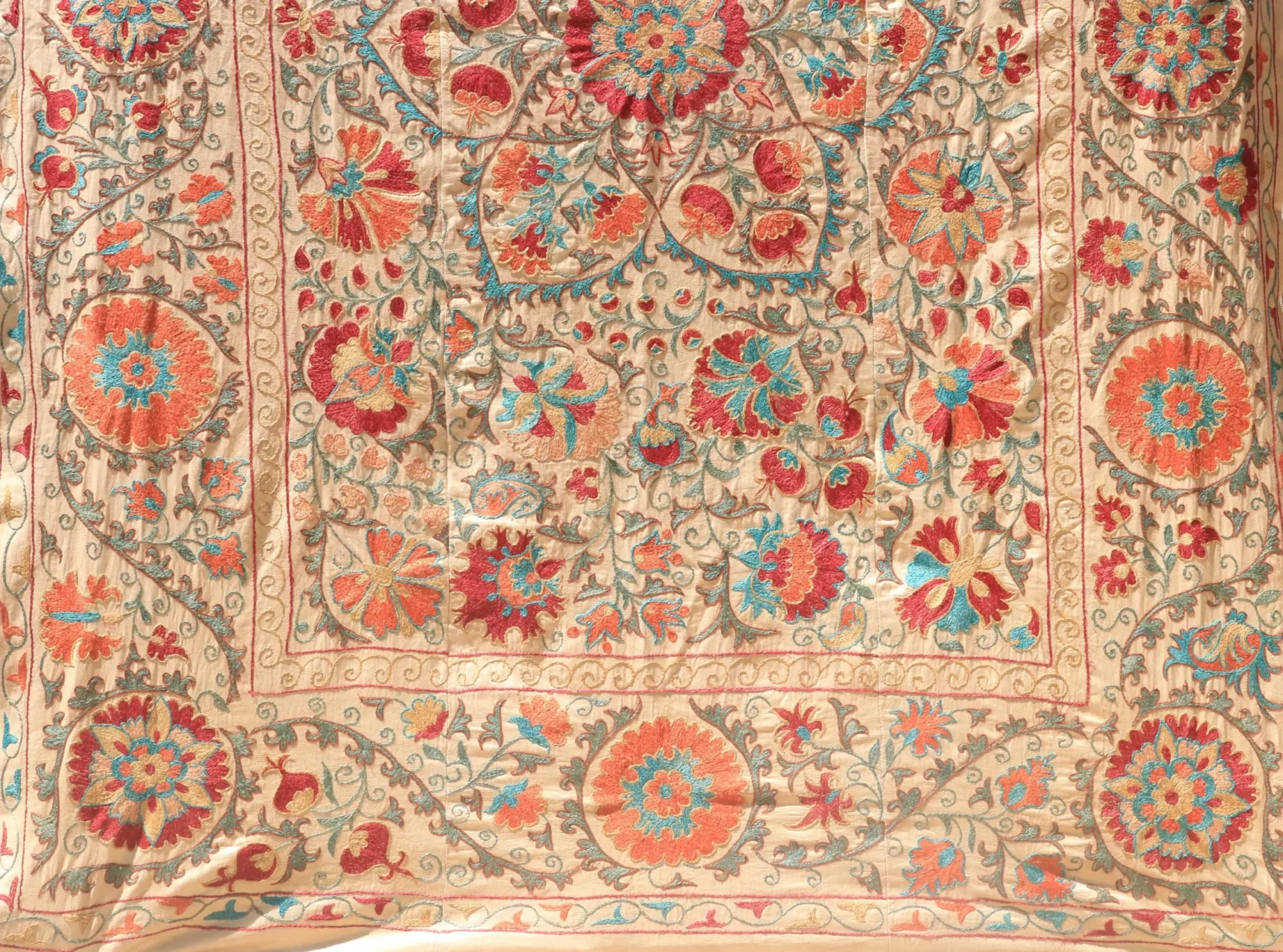 Uzbek handmade embroidery suzani. Bedspread, Bedcover, Wall hanging, Tapestry, Wall decor, Throw, tablecloth.