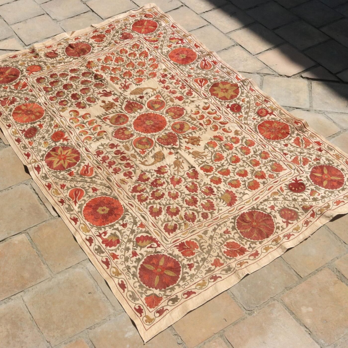 Uzbek handmade embroidery suzani. Bedspread, Bedcover, Wall hanging, Tapestry, Wall decor, Throw, tablecloth.