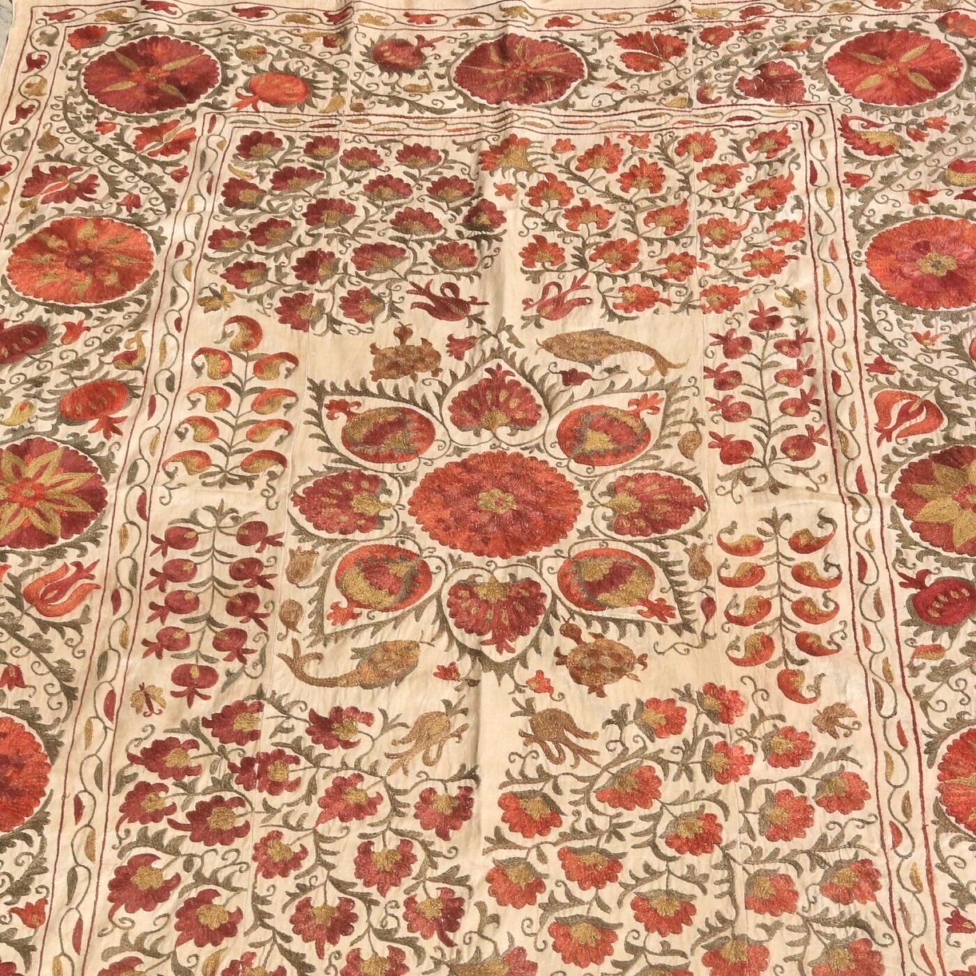 Uzbek handmade embroidery suzani. Bedspread, Bedcover, Wall hanging, Tapestry, Wall decor, Throw, tablecloth.