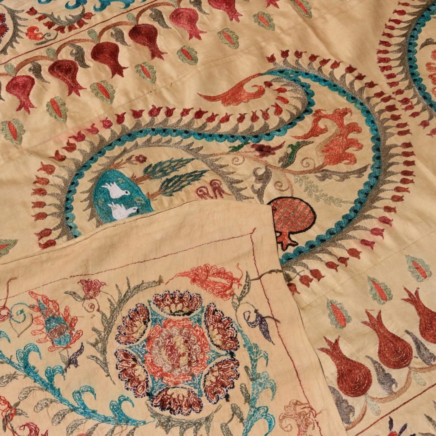 Uzbek handmade embroidery suzani. Bedspread, Bedcover, Wall hanging, Tapestry, Wall decor, Throw, tablecloth.