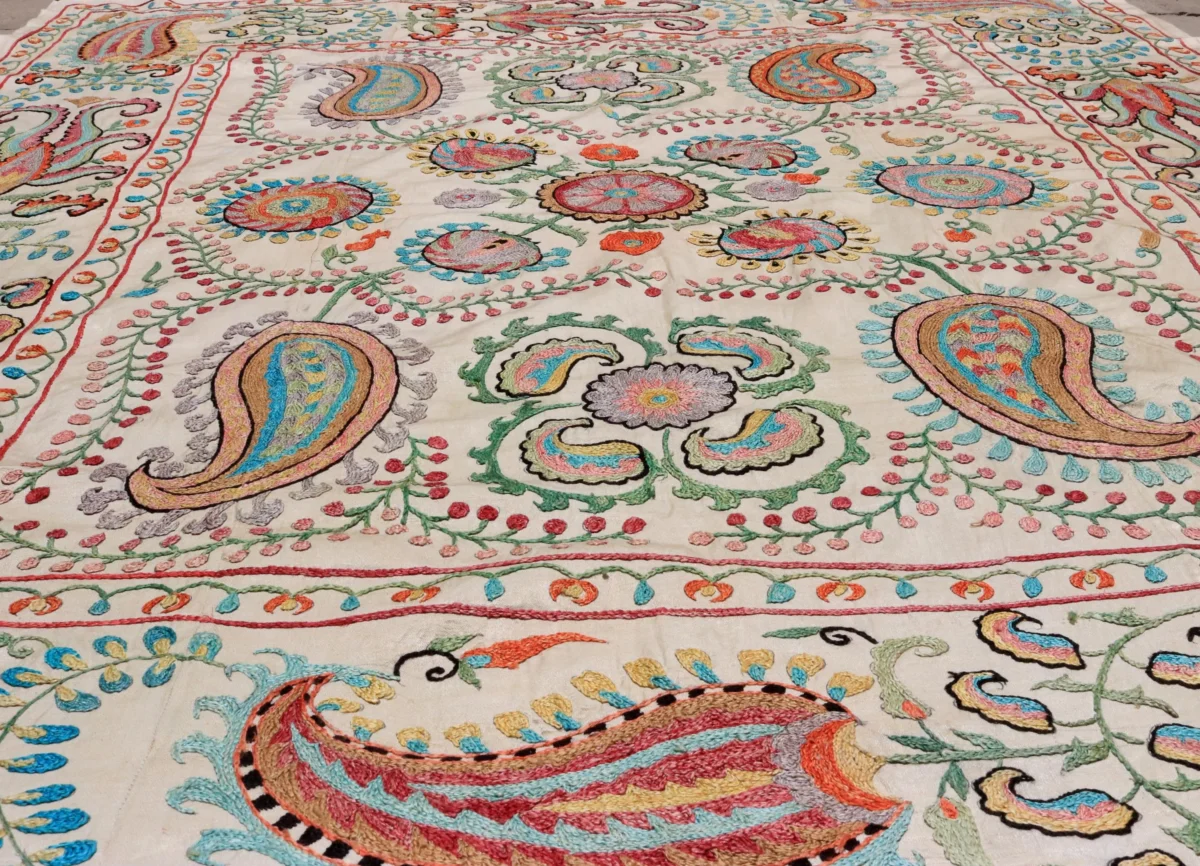 Uzbek handmade embroidery suzani. Bedspread, Bedcover, Wall hanging, Tapestry, Wall decor, Throw, tablecloth.