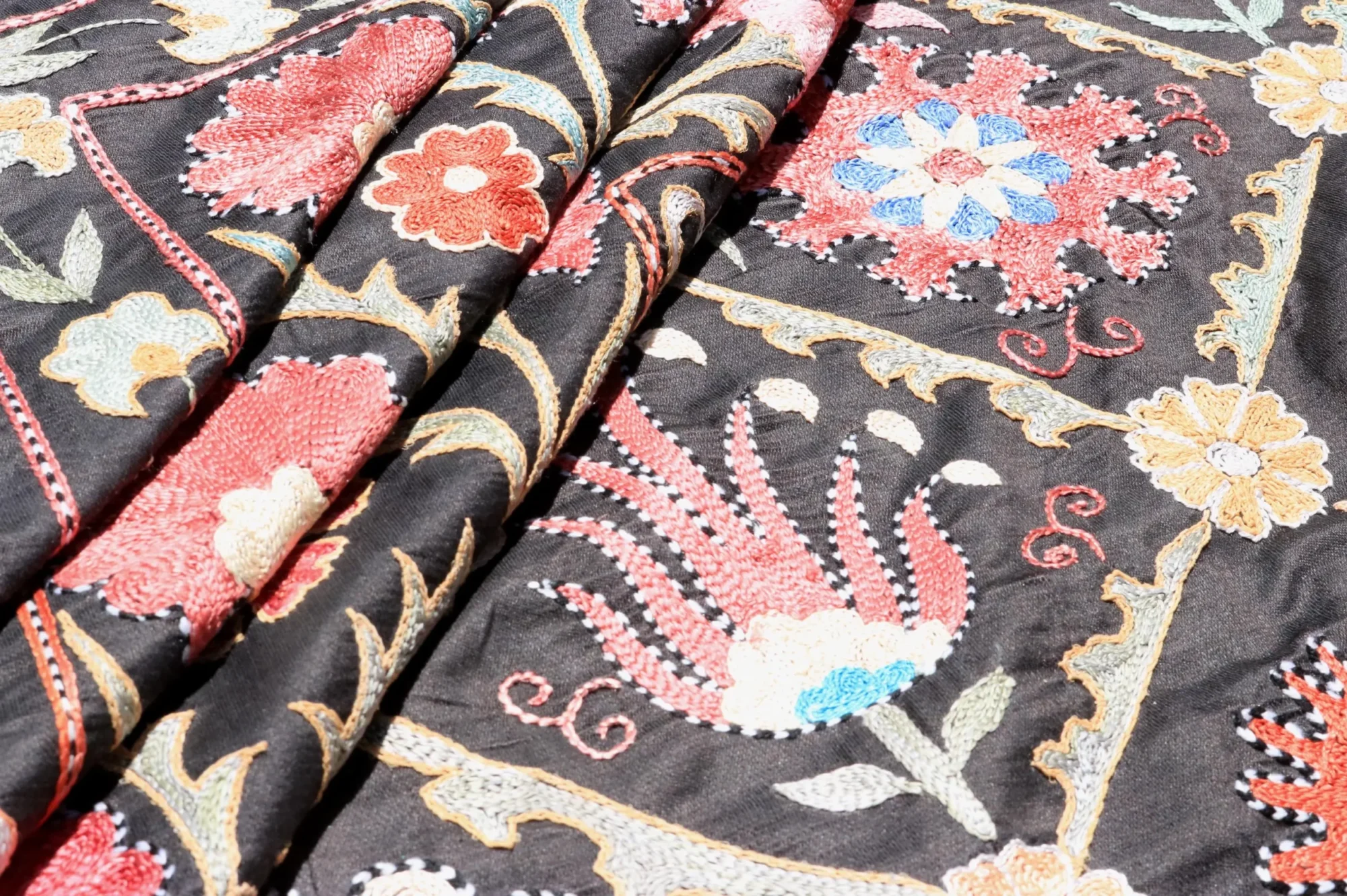 Uzbek handmade embroidery suzani. Bedspread, Bedcover, Wall hanging, Tapestry, Wall decor, Throw, tablecloth.