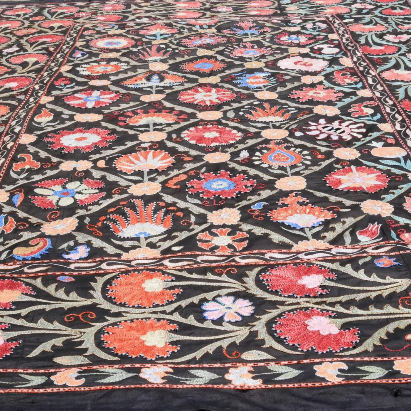 Uzbek handmade embroidery suzani. Bedspread, Bedcover, Wall hanging, Tapestry, Wall decor, Throw, tablecloth.