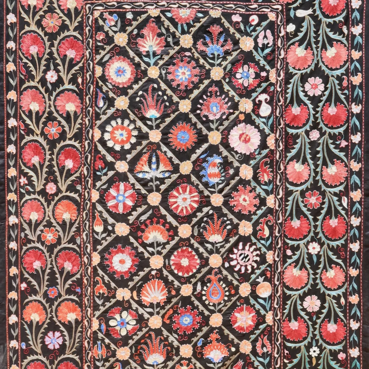 Uzbek handmade embroidery suzani. Bedspread, Bedcover, Wall hanging, Tapestry, Wall decor, Throw, tablecloth.