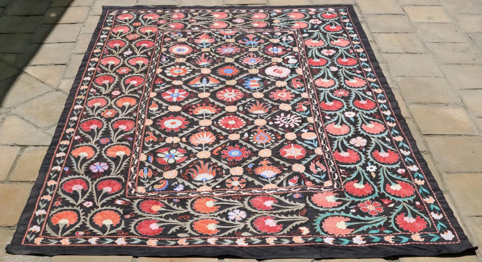 Uzbek handmade embroidery suzani. Bedspread, Bedcover, Wall hanging, Tapestry, Wall decor, Throw, tablecloth.