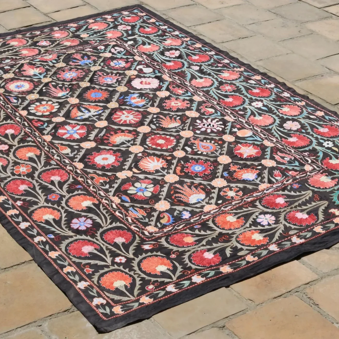 Uzbek handmade embroidery suzani. Bedspread, Bedcover, Wall hanging, Tapestry, Wall decor, Throw, tablecloth.