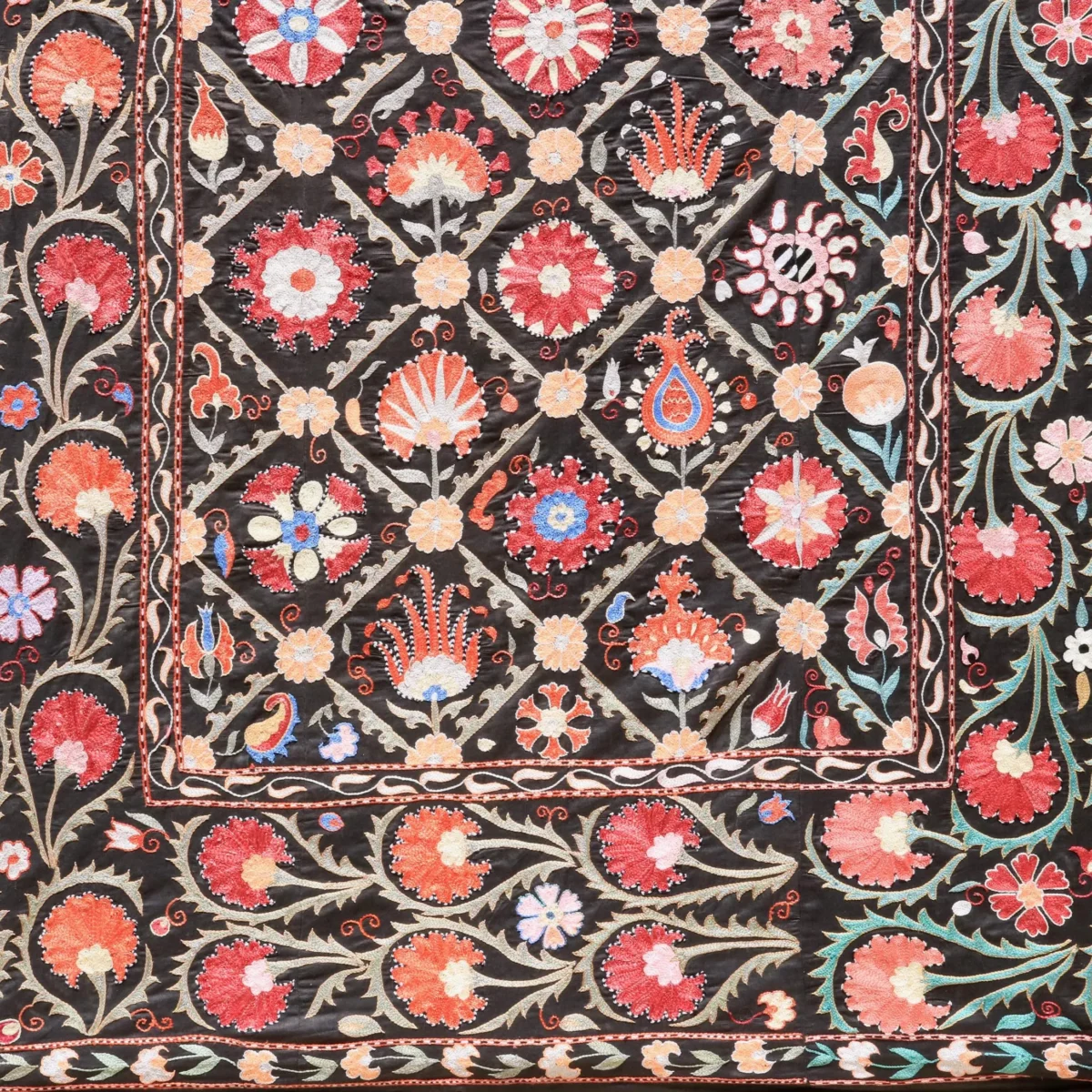 Uzbek handmade embroidery suzani. Bedspread, Bedcover, Wall hanging, Tapestry, Wall decor, Throw, tablecloth.