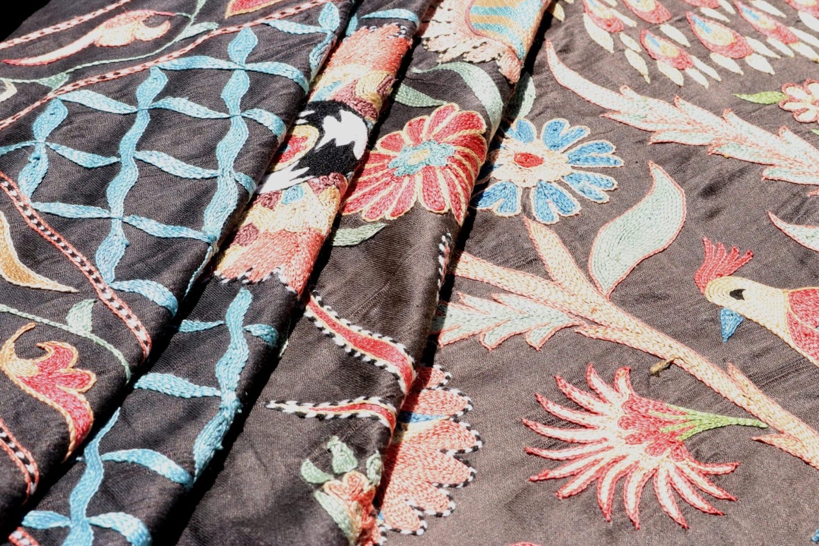 Uzbek handmade embroidery suzani. Bedspread, Bedcover, Wall hanging, Tapestry, Wall decor, Throw, tablecloth.