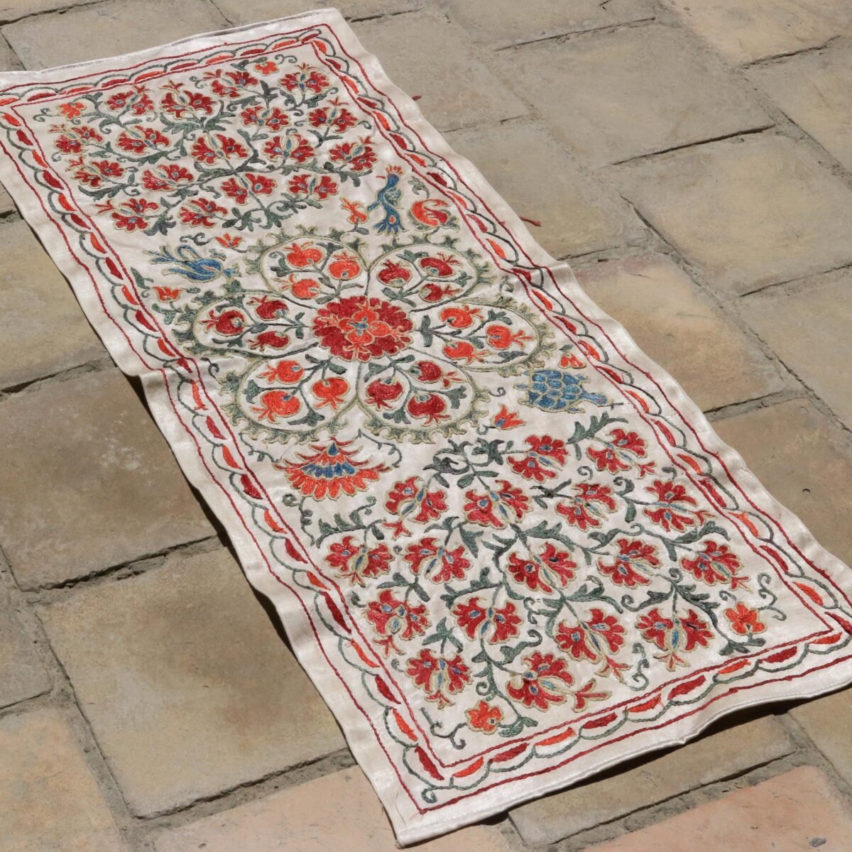 Uzbek handmade embroidery suzani. Bedspread, Bedcover, Wall hanging, Tapestry, Wall decor, Throw, tablecloth.