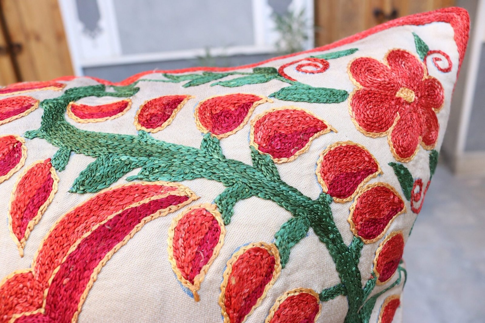 Hand made embroidery pillow cover, Uzbek hand made silk on silk suzani pillow case, Decorative cushion cover
