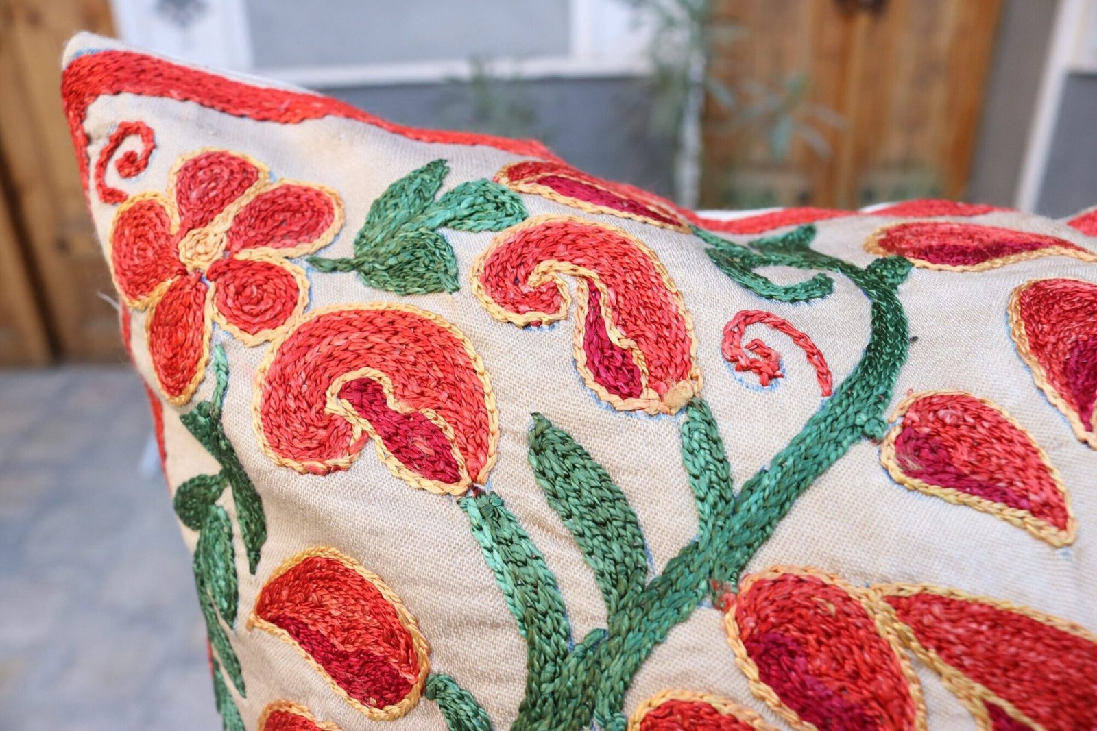 Hand made embroidery pillow cover, Uzbek hand made silk on silk suzani pillow case, Decorative cushion cover