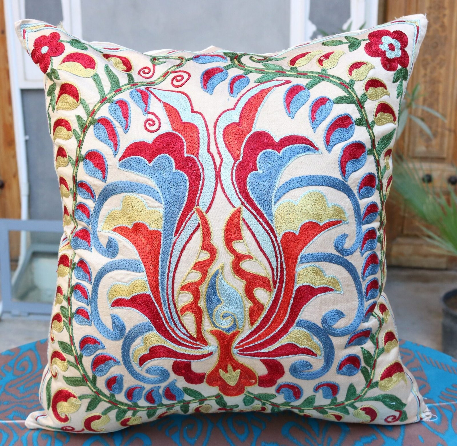 Hand made embroidery pillow cover, Uzbek hand made silk on silk suzani pillow case, Decorative cushion cover
