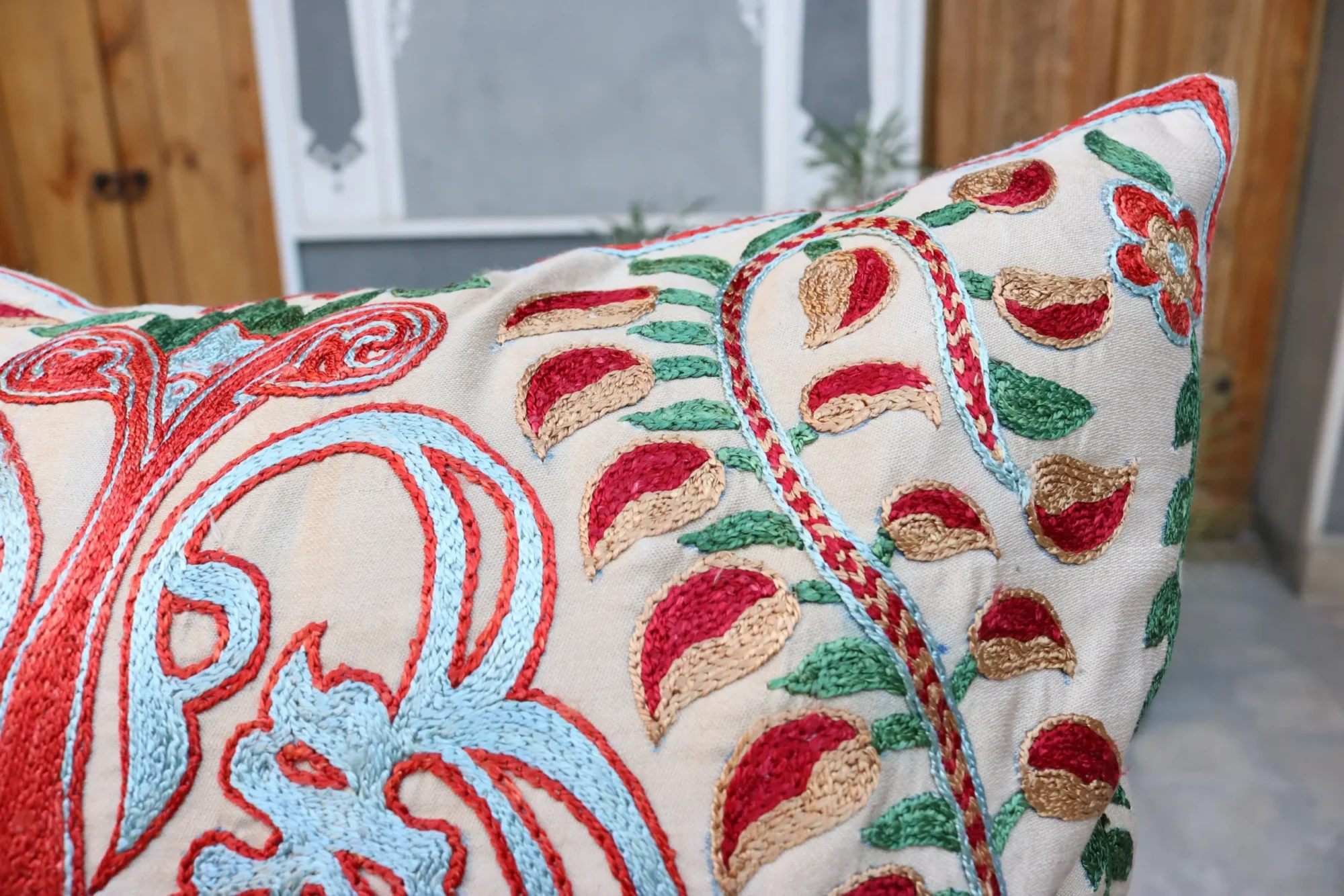 Hand made embroidery pillow cover, Uzbek hand made silk on silk suzani pillow case, Decorative cushion cover