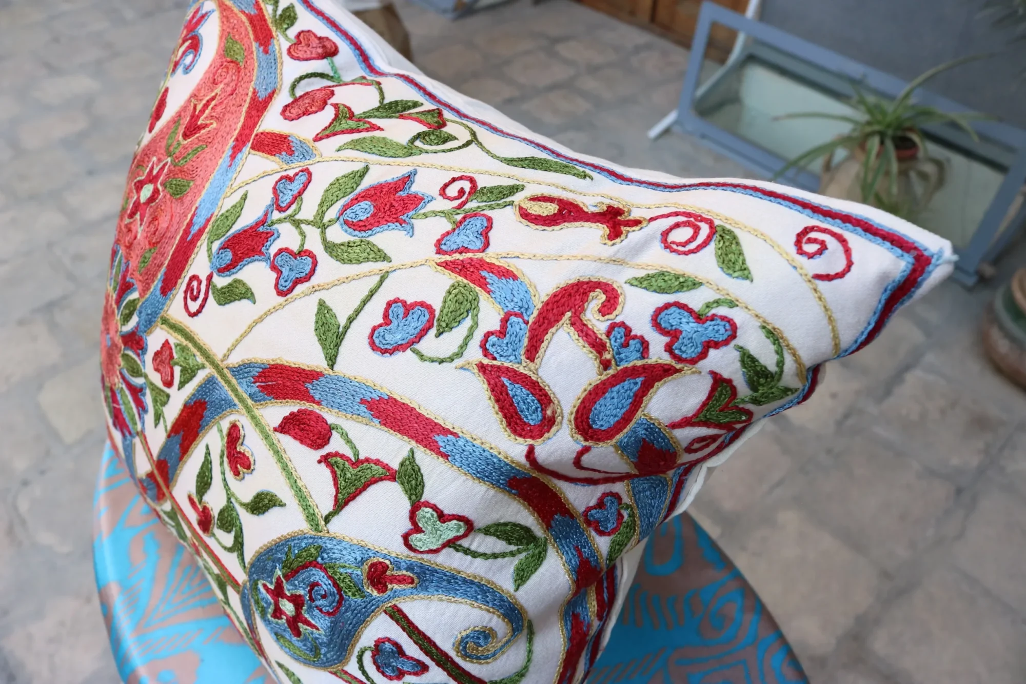 Hand made embroidery pillow cover, Uzbek hand made silk on silk suzani pillow case, Decorative cushion cover