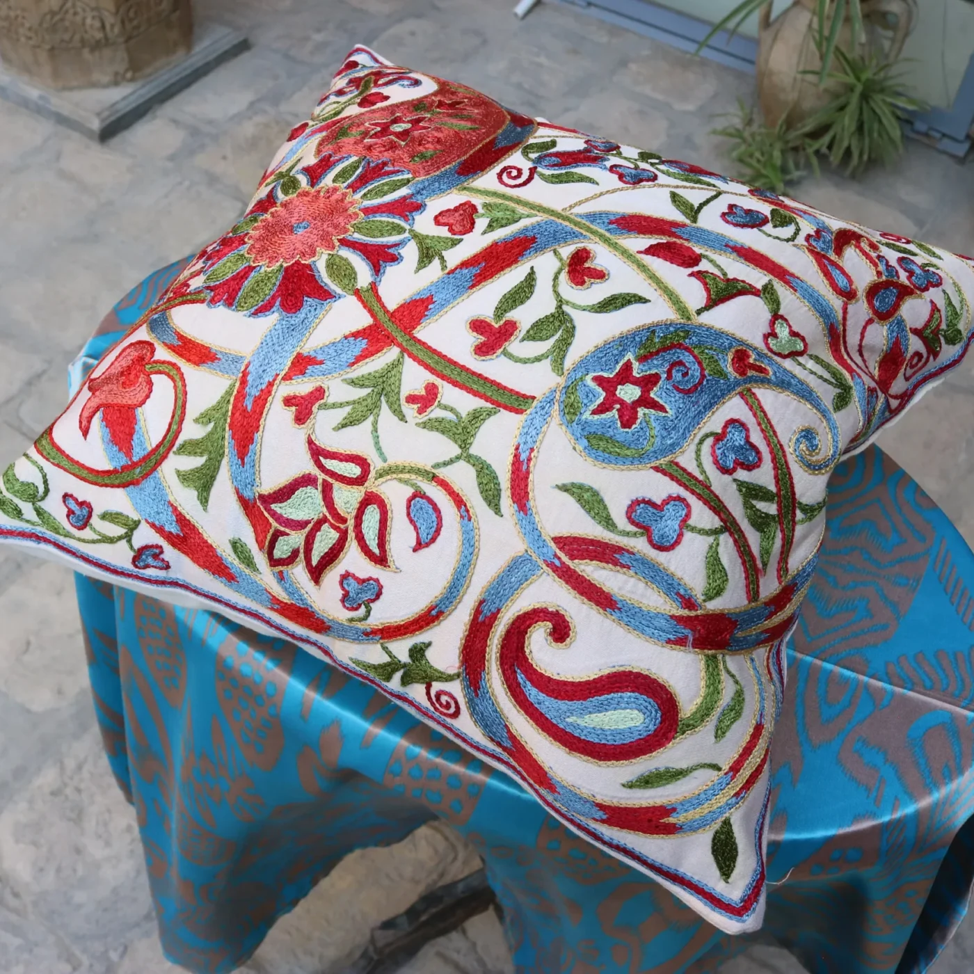 Hand made embroidery pillow cover, Uzbek hand made silk on silk suzani pillow case, Decorative cushion cover